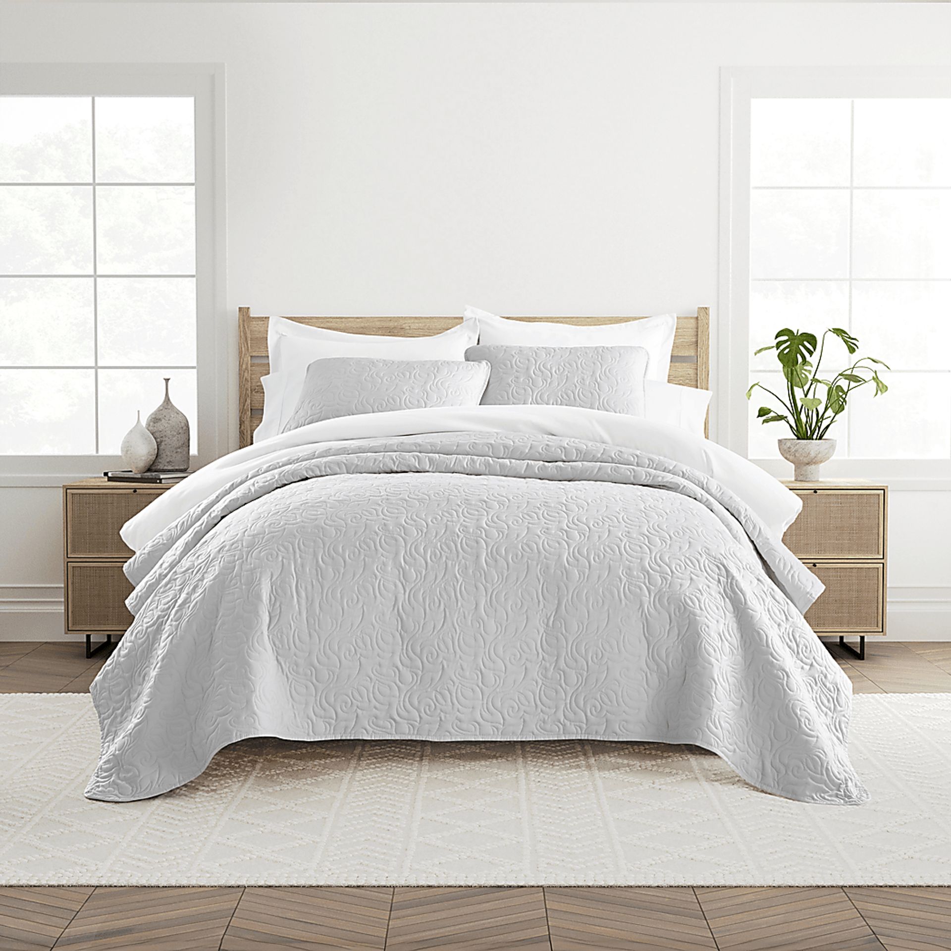 Goldhorn Gray 3 Pc Queen Quilt Set - Image 1