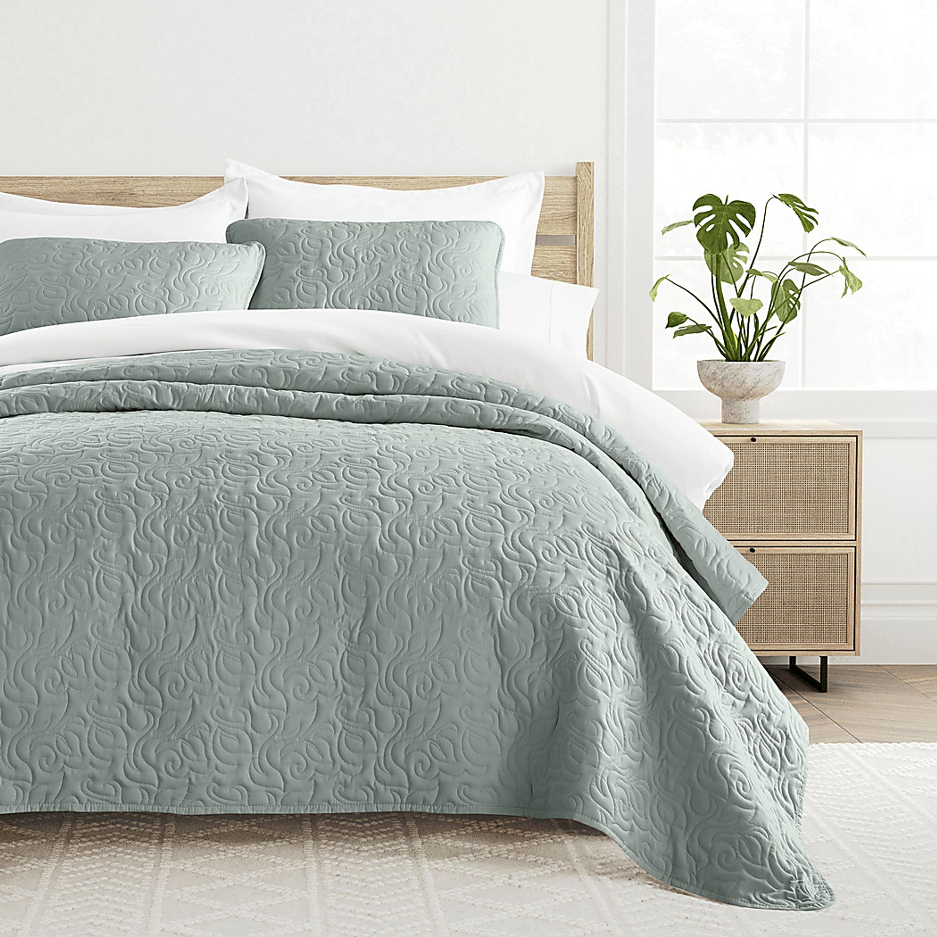 Goldhorn Green 3 Pc Queen Quilt Set - Image 3