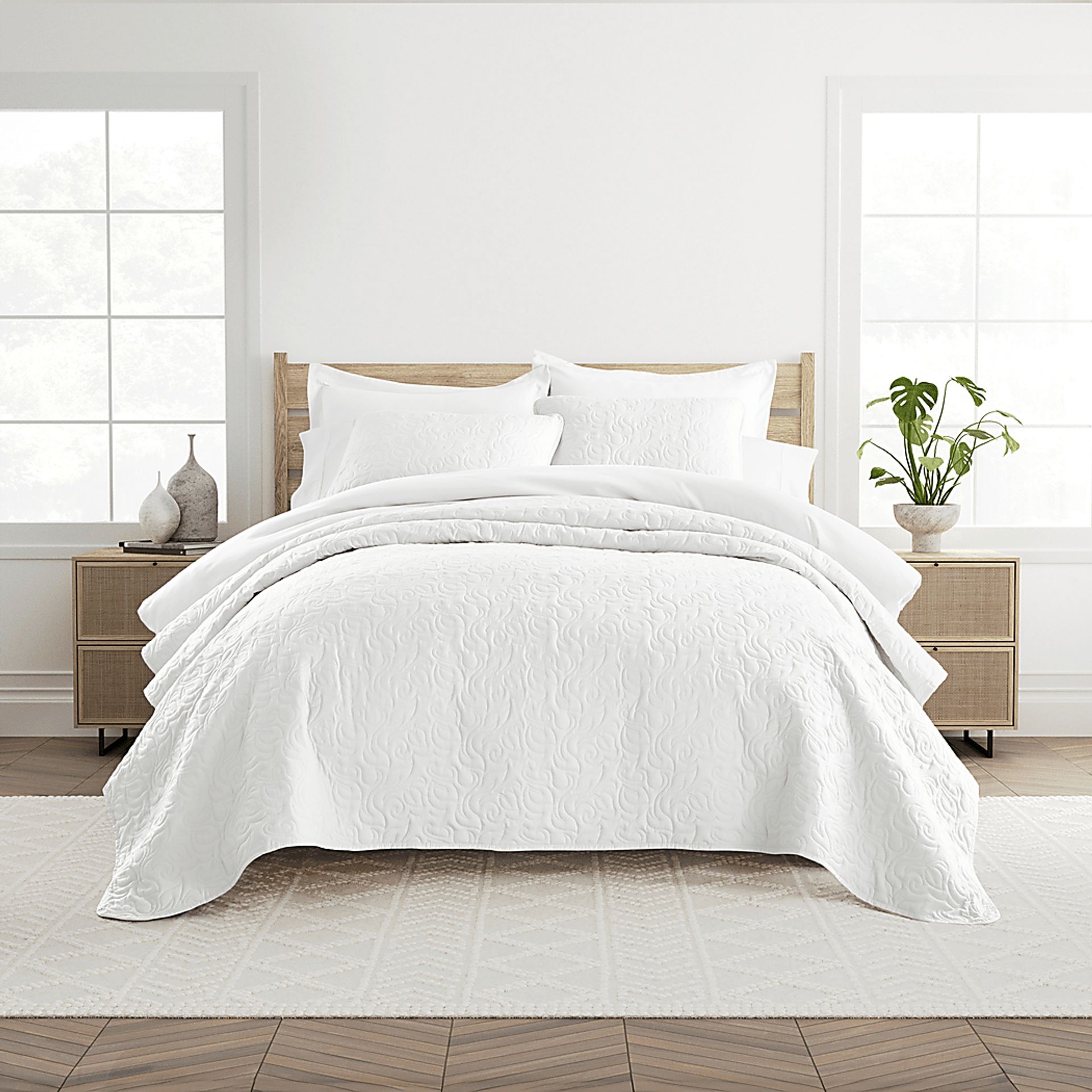 Goldhorn White 3 Pc King Quilt Set - Image 1
