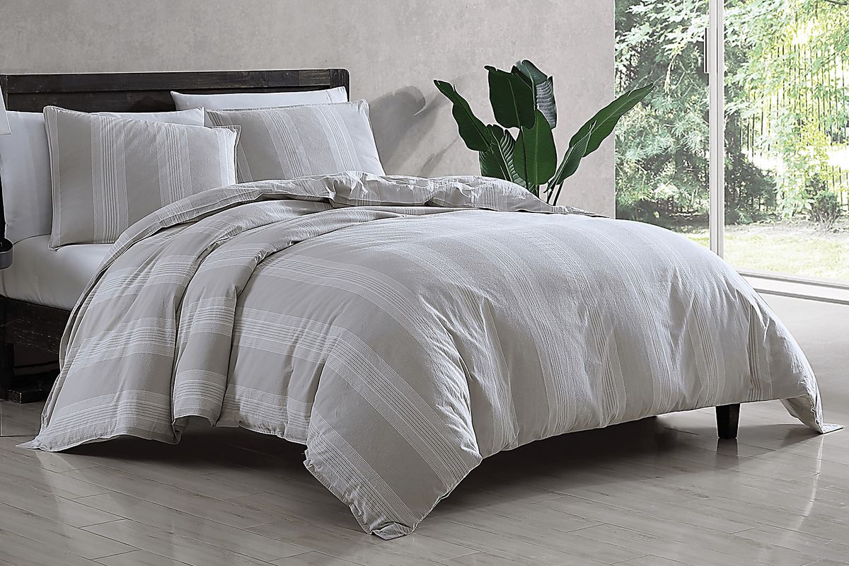 Graegle Gray Ivory 3 Pc King Comforter Set