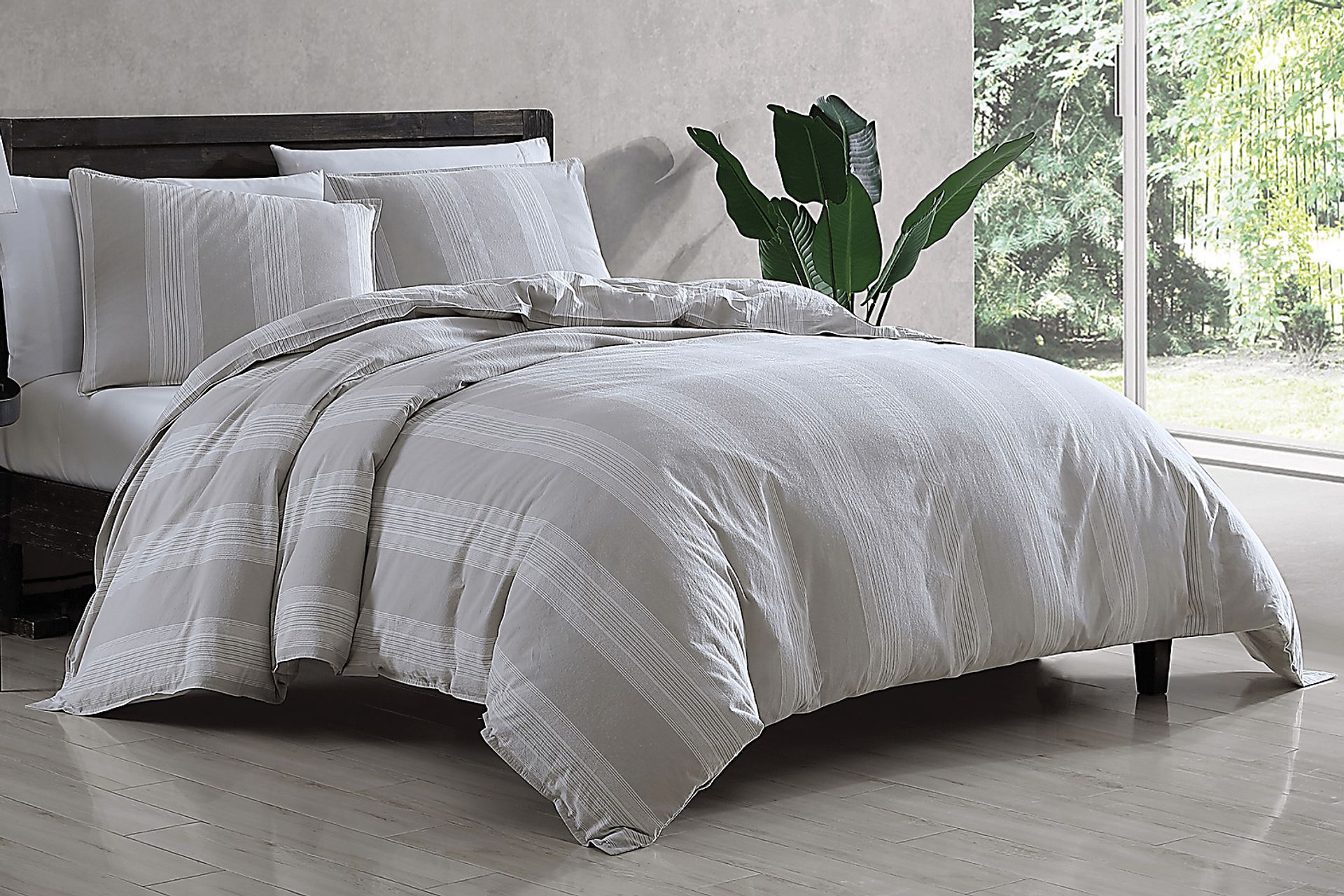 Graegle Gray Ivory 3 Pc King Comforter Set - Image 1