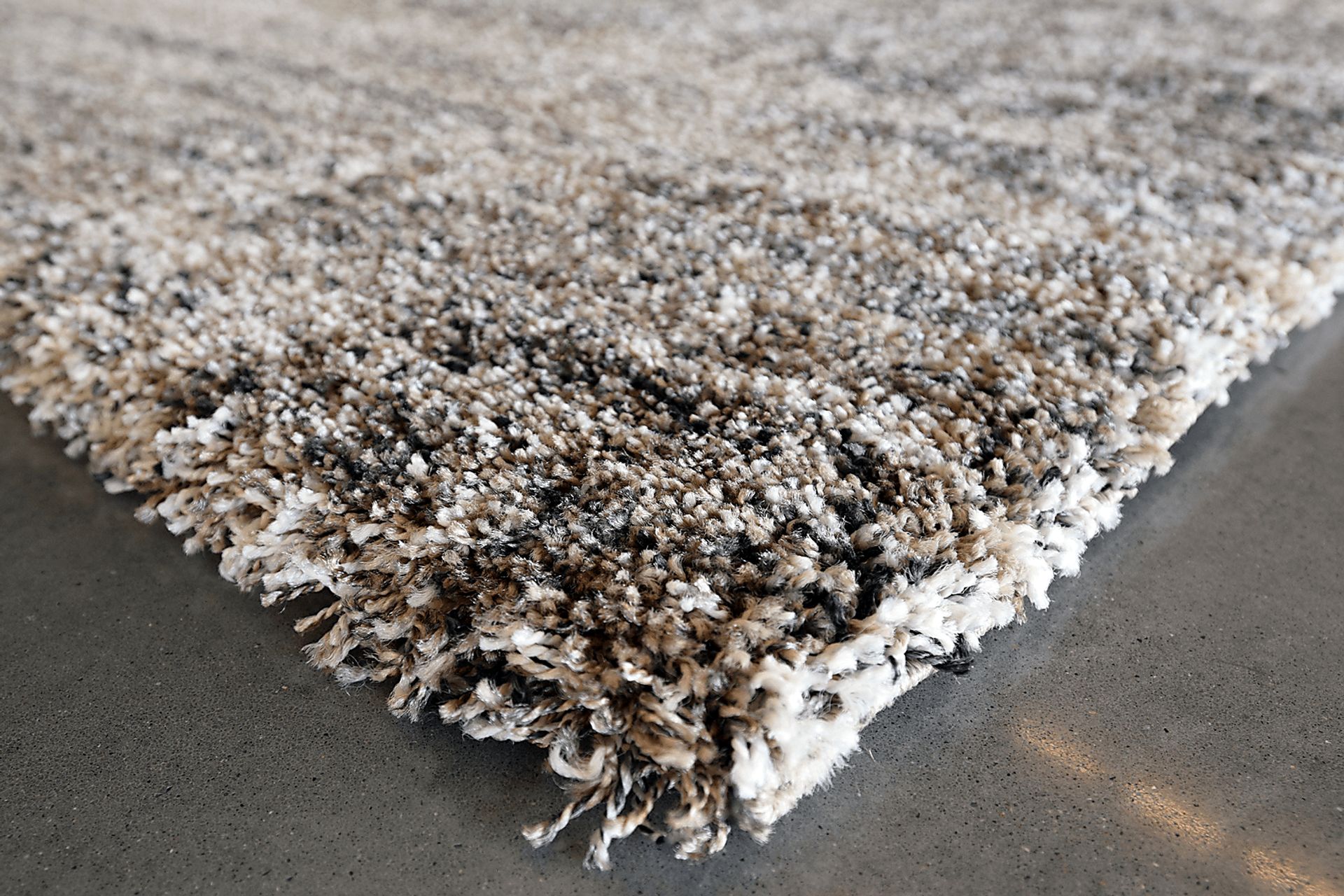 Granada Beige 5'3 x 7'6 Rug - Image 3