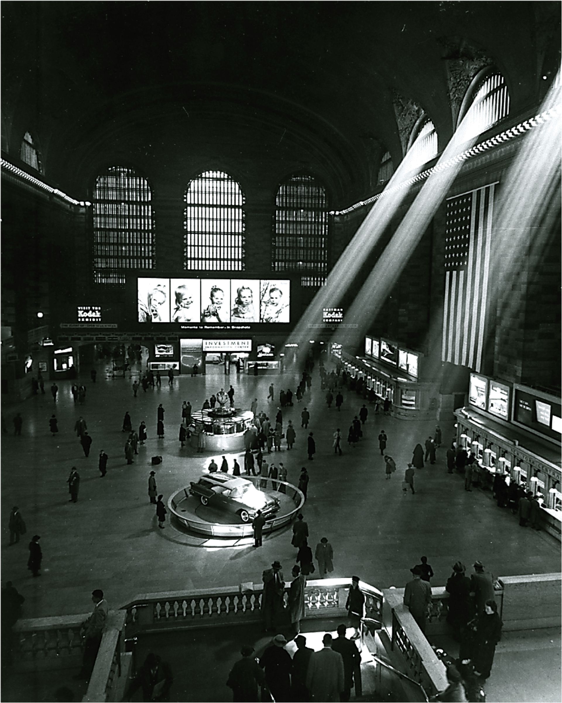 Grand Central Terminal Black Canvas Artwork - Image 1