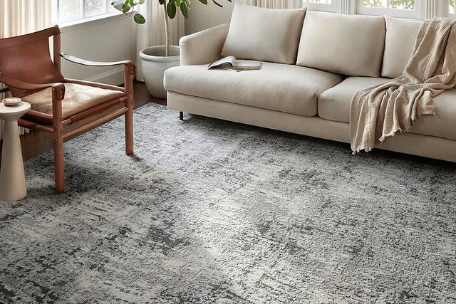 Grand Prairie Gray 5'3 x 7'7 Rug - Thumbnail - Image 2