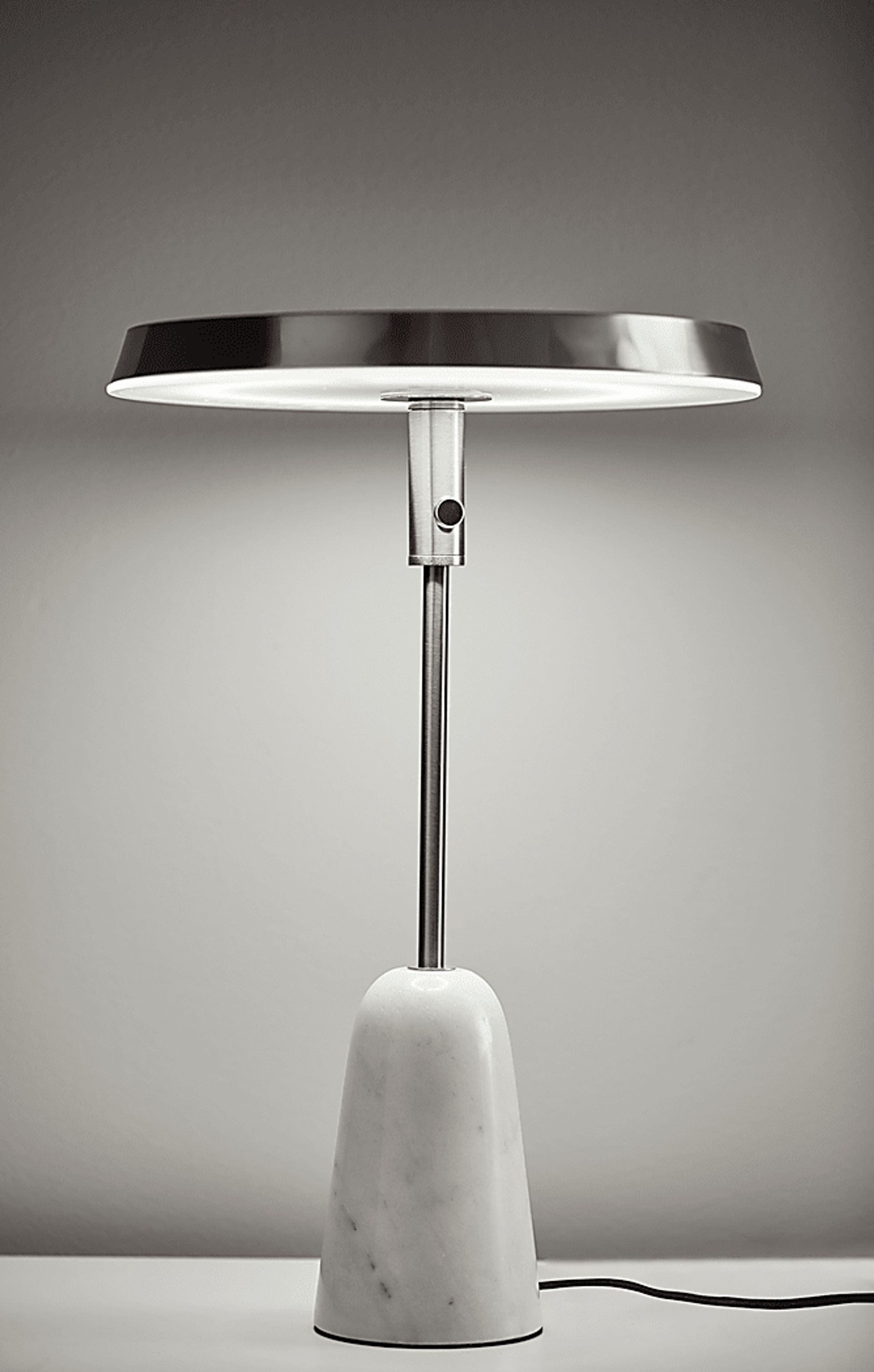 Greenwalt Gray Lamp - Image 5
