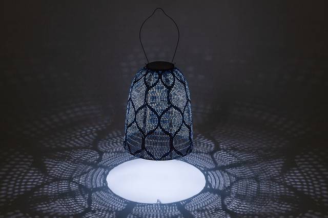 Grello Peak Outdoor Blue Solar Lantern - Thumbnail - Image 2