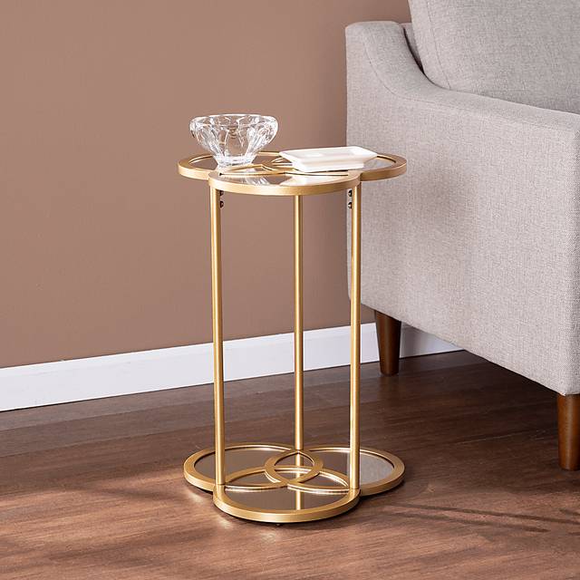 Grenwich Gold Accent Table - Thumbnail - Image 4