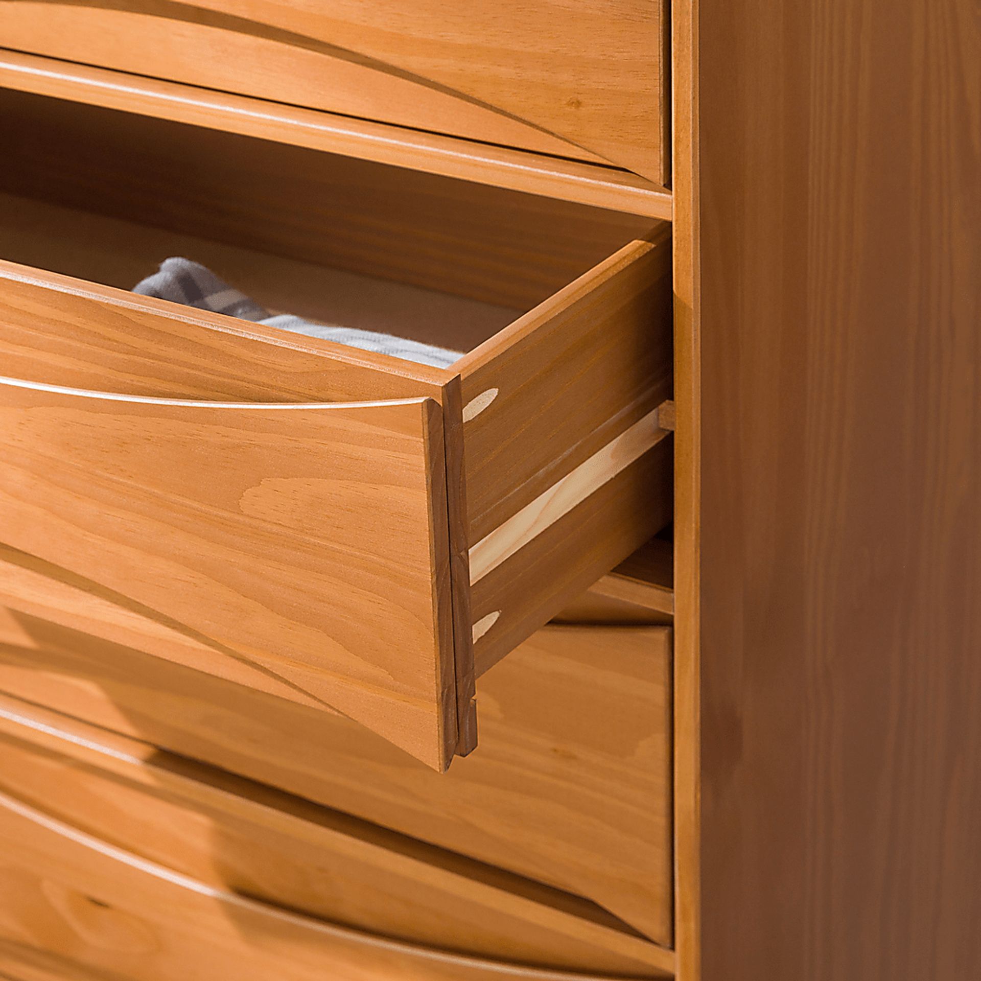 Grevilla Caramel Chest - Image 11