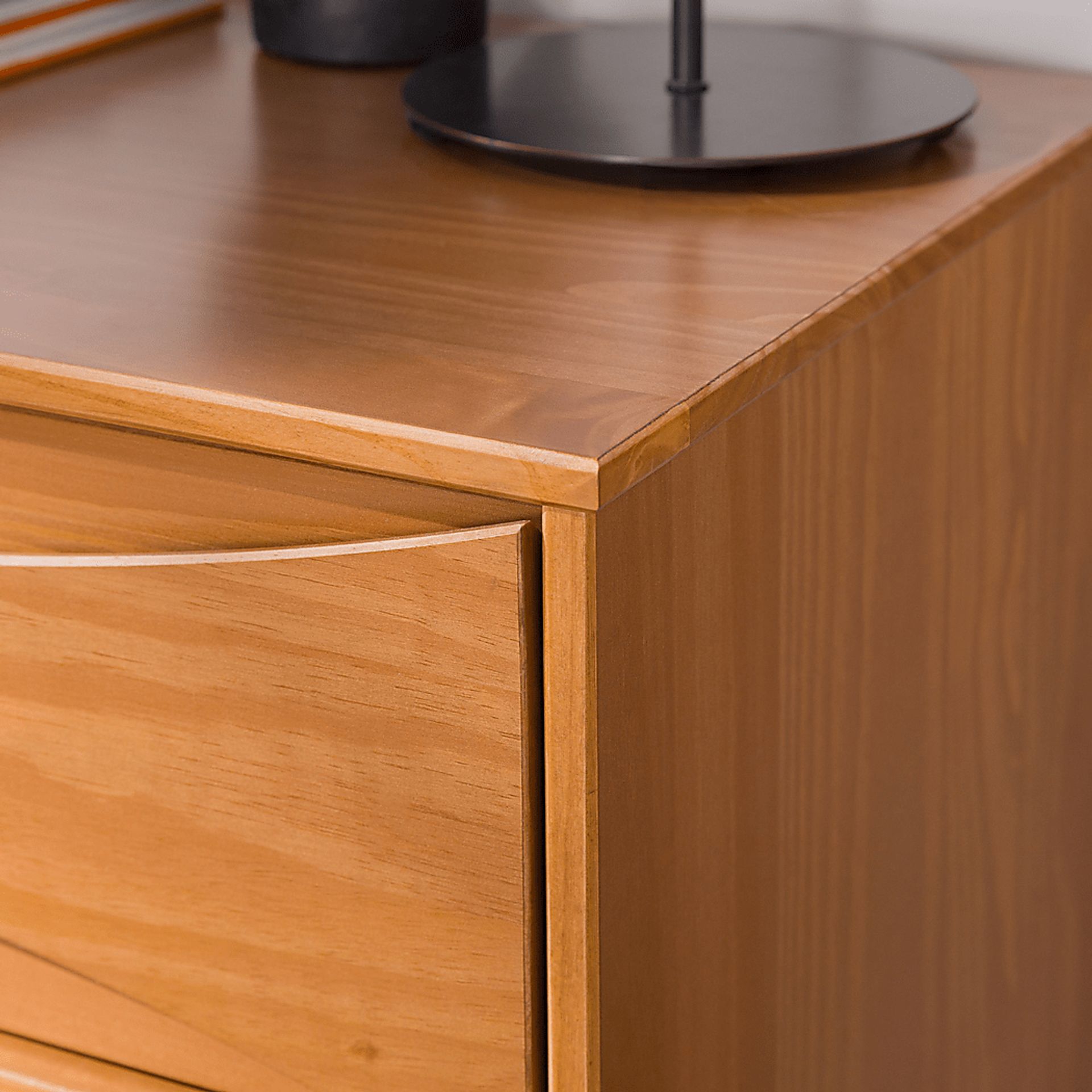 Grevilla Caramel Chest - Image 9