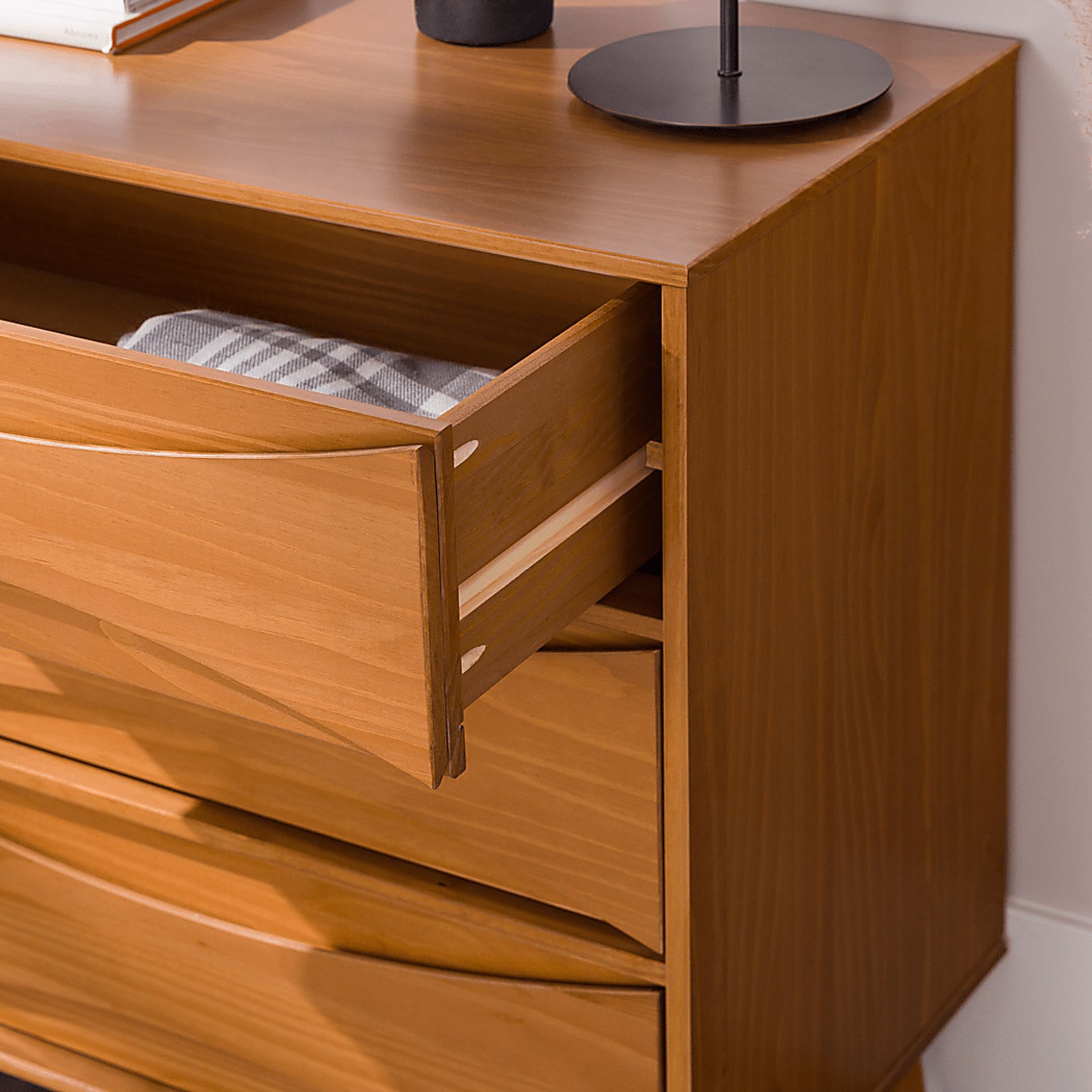 Grevilla Caramel Dresser - Image 13