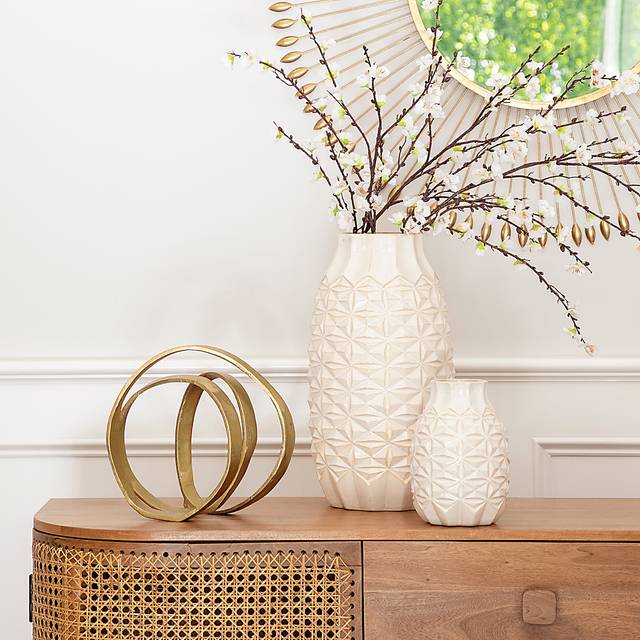 Greycrest Gold Sculpture - Thumbnail - Image 2