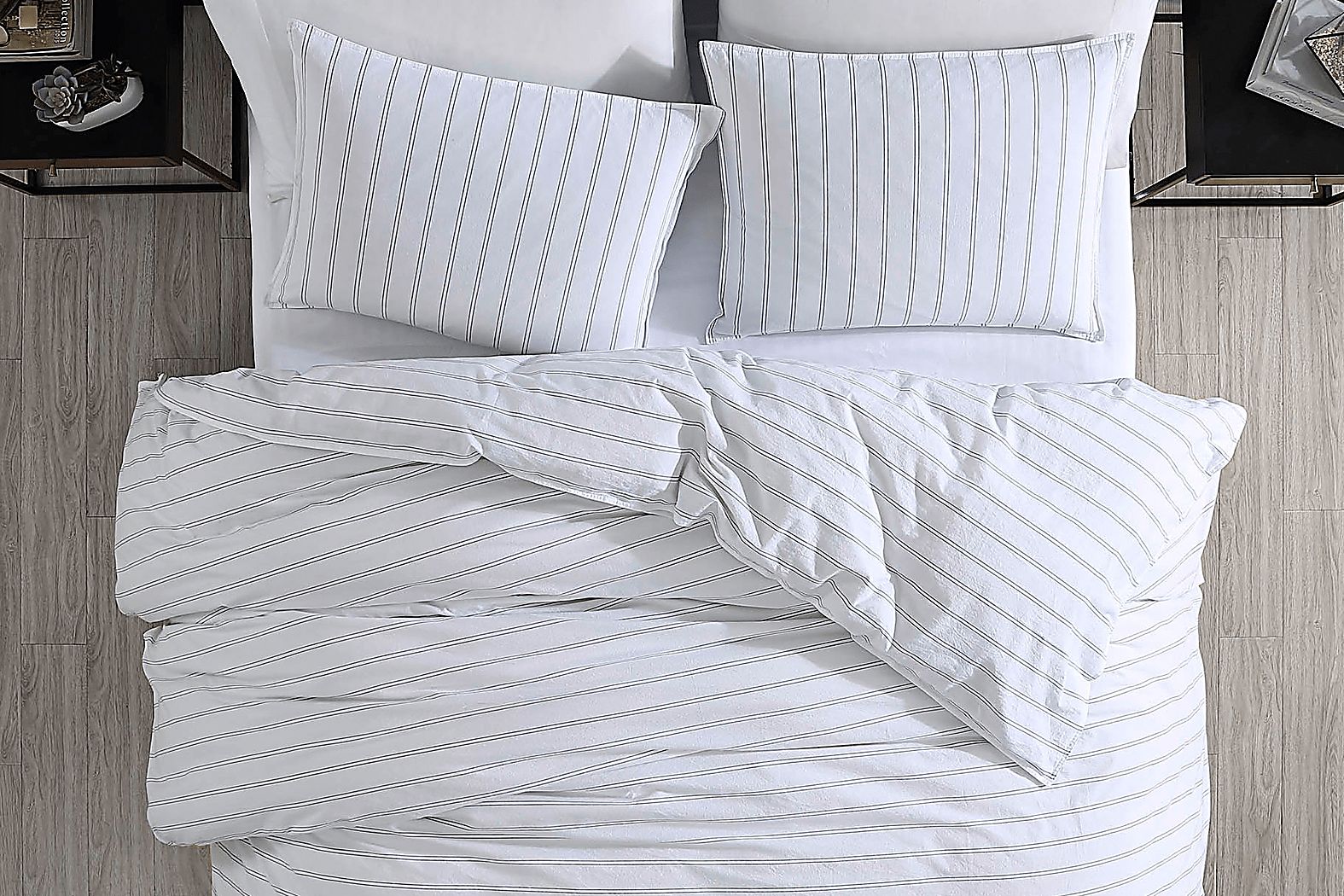 Griffian Comforter - Thumbnail 2