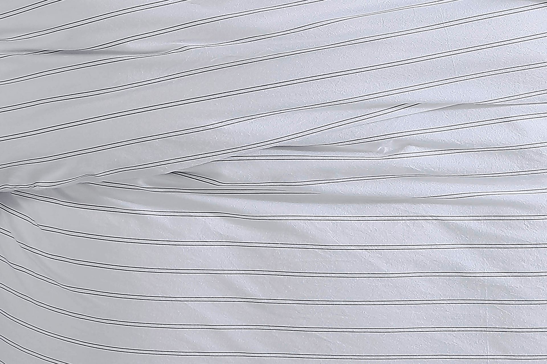 Griffian White 3 Pc Queen Comforter Set - Image 4