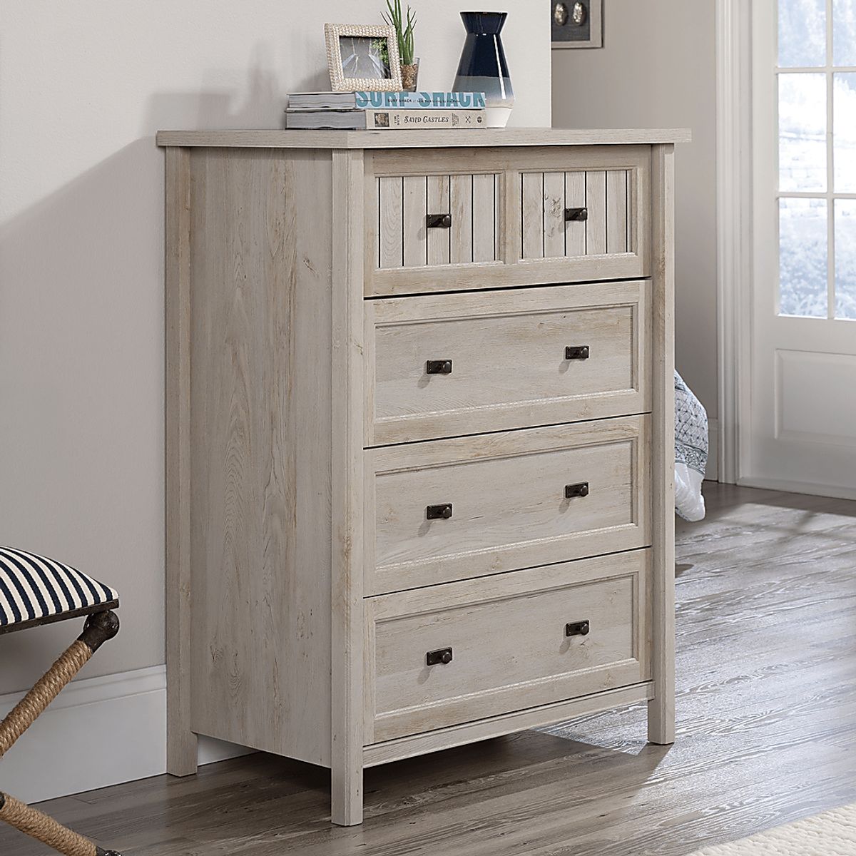 Grovemont Gray Chest | Rooms to Go