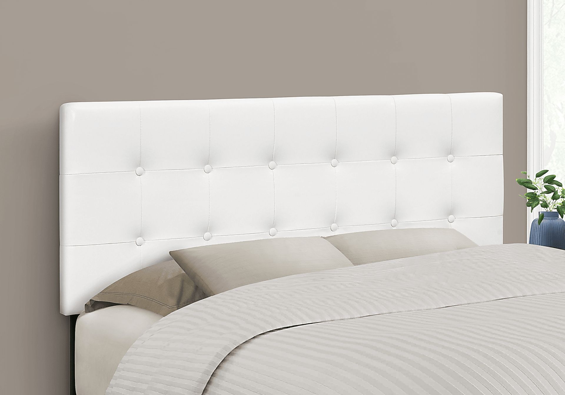 Gullcourt White Full Headboard - Image 3