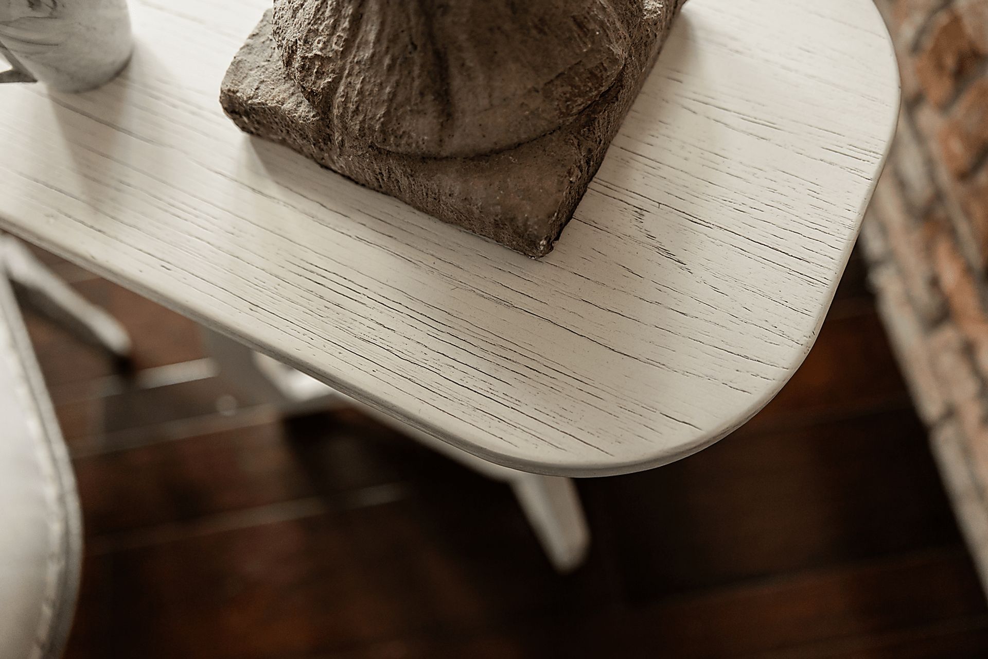 Guoten White Chairside Table - Image 4