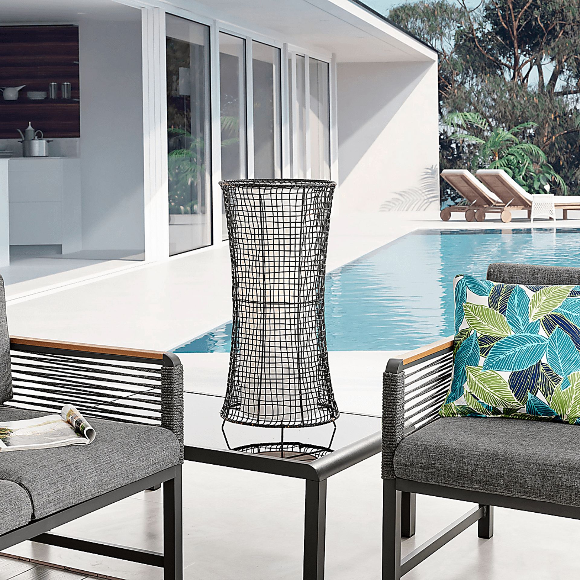 Hadley Place Black Outdoor Lamp - Image 3