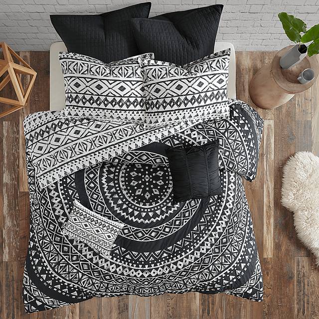 Haisley Black 7 Pc King Comforter Set - Thumbnail - Image 4