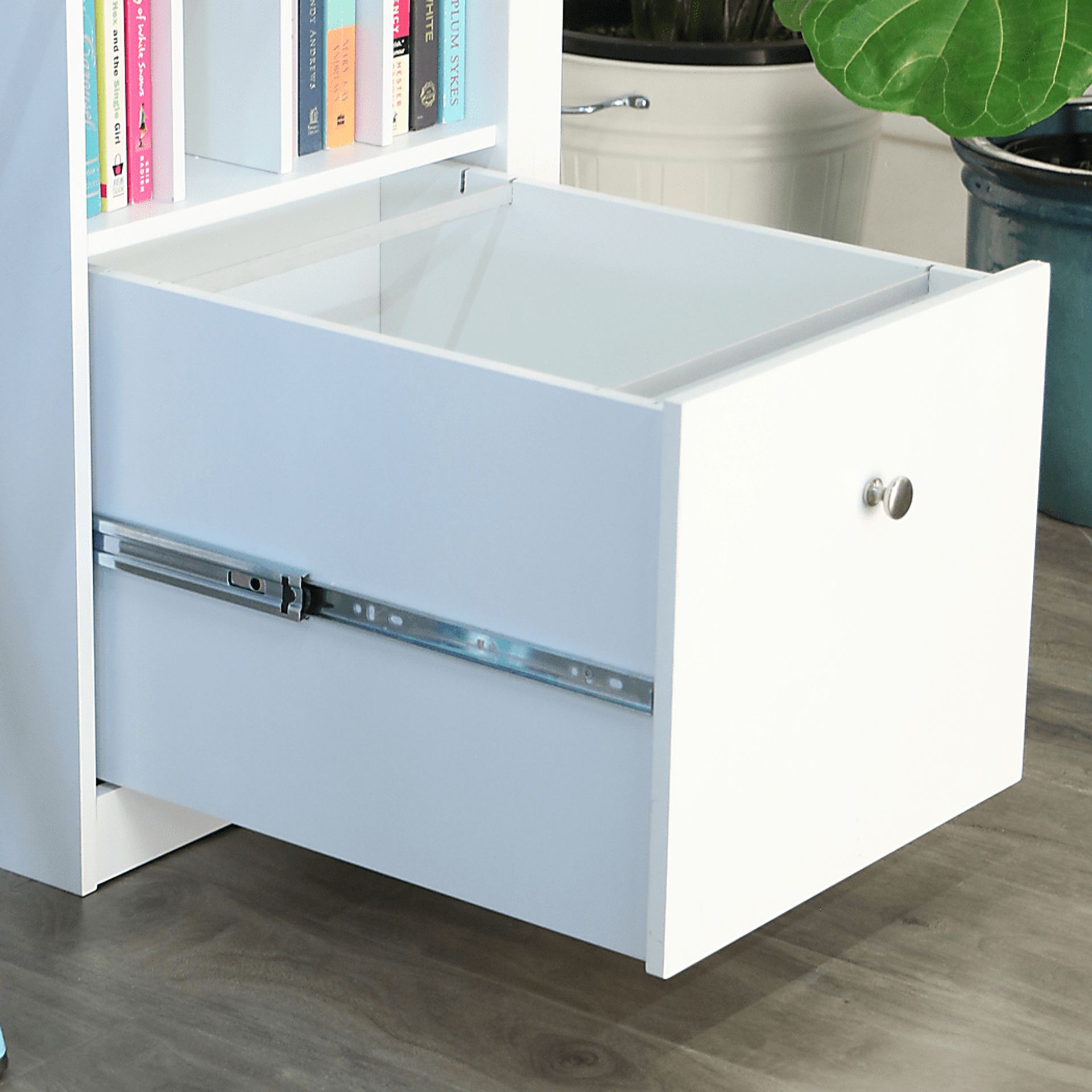 Halley White Desk - Image 4