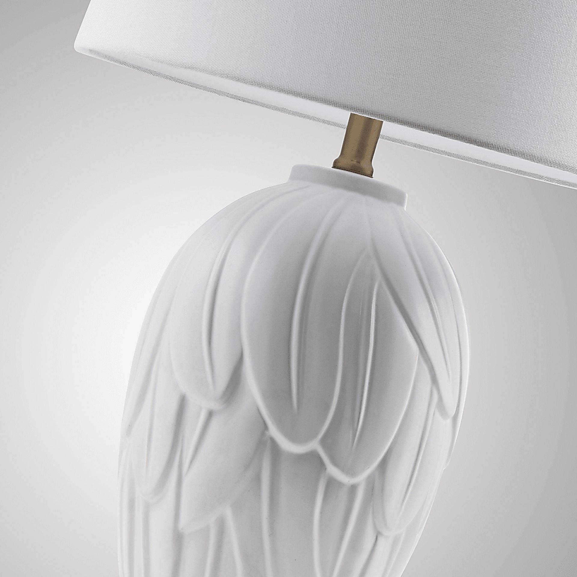 Halliford Trail White Lamp - Image 3