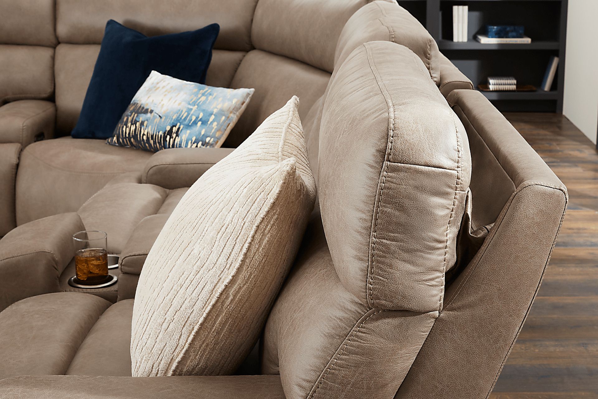 Hamilton Mushroom 3 Pc Dual Power Reclining Sectional - Image 7