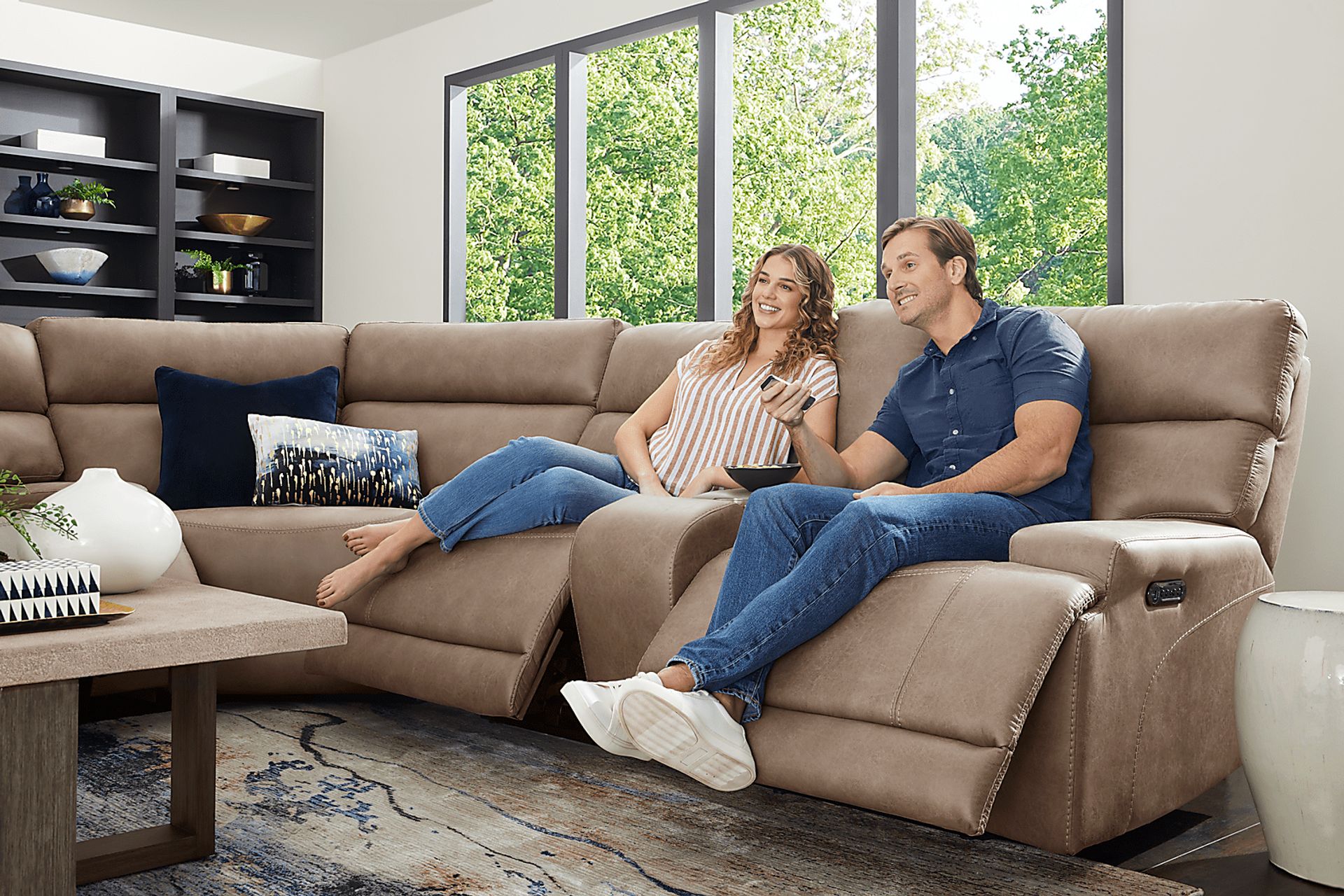 Hamilton Mushroom 3 Pc Dual Power Reclining Sectional - Image 8