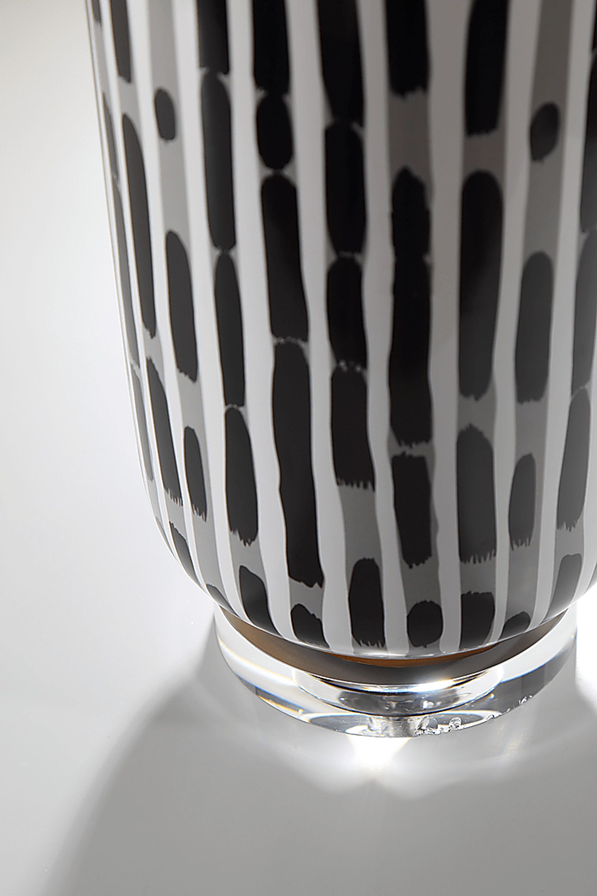 Hanchett Court Black Table Lamp - Image 2