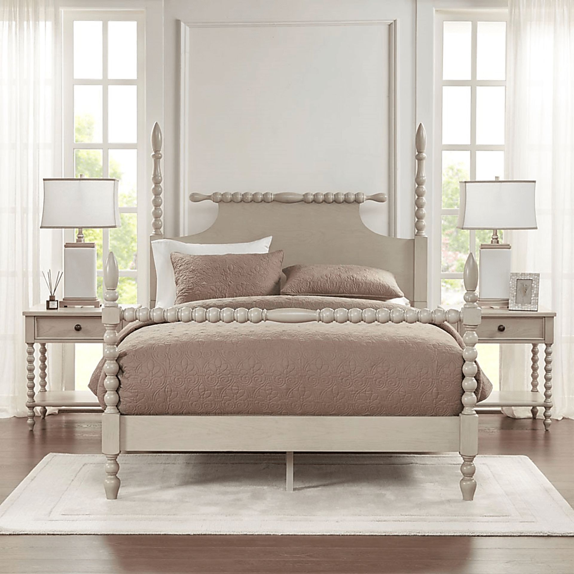 Hanchey White Accent Table - Image 8