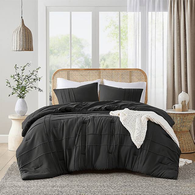 Hanleyea Black Queen 3 Pc Comforter Set - Thumbnail - Image 3