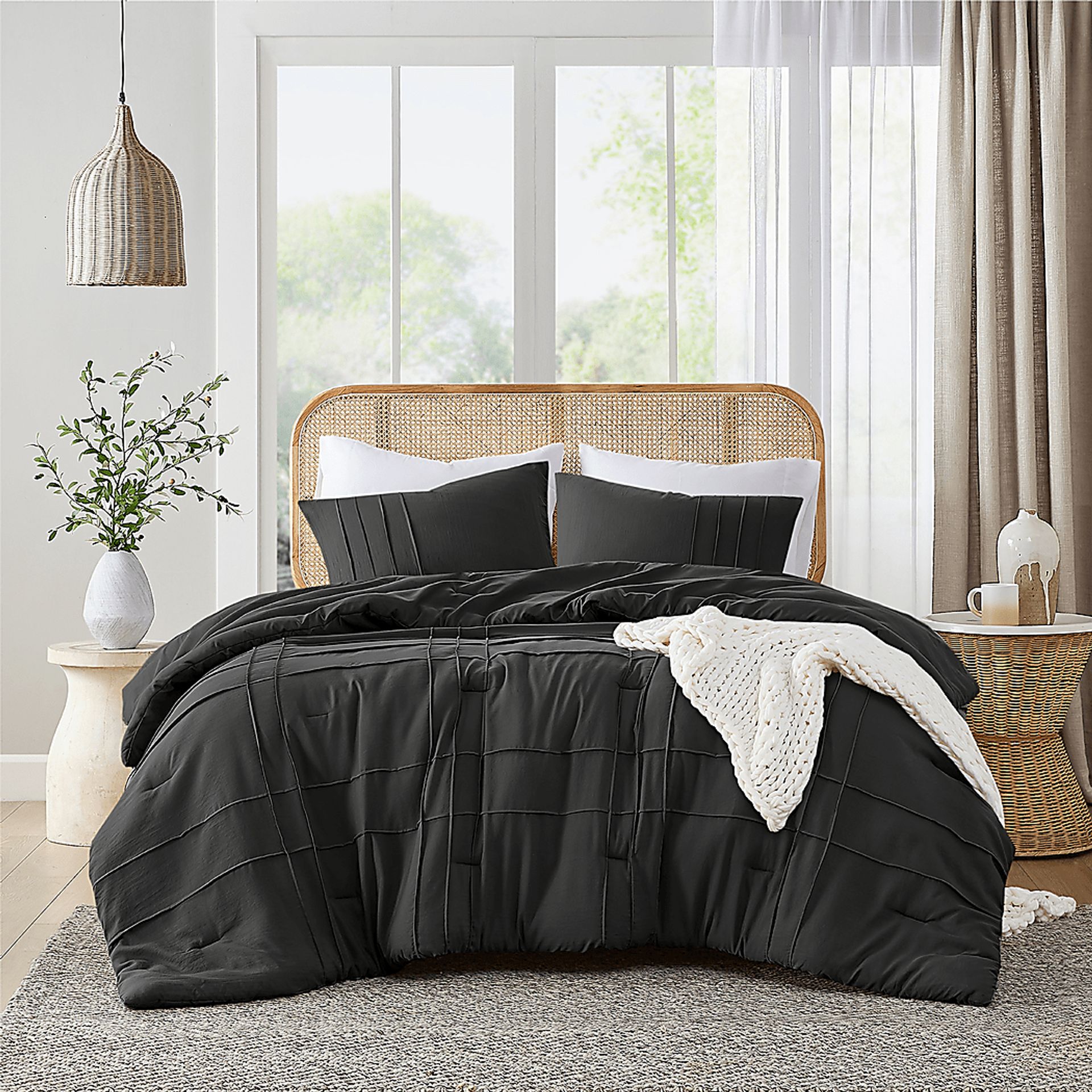 Hanleyea Black Queen 3 Pc Comforter Set - Image 3