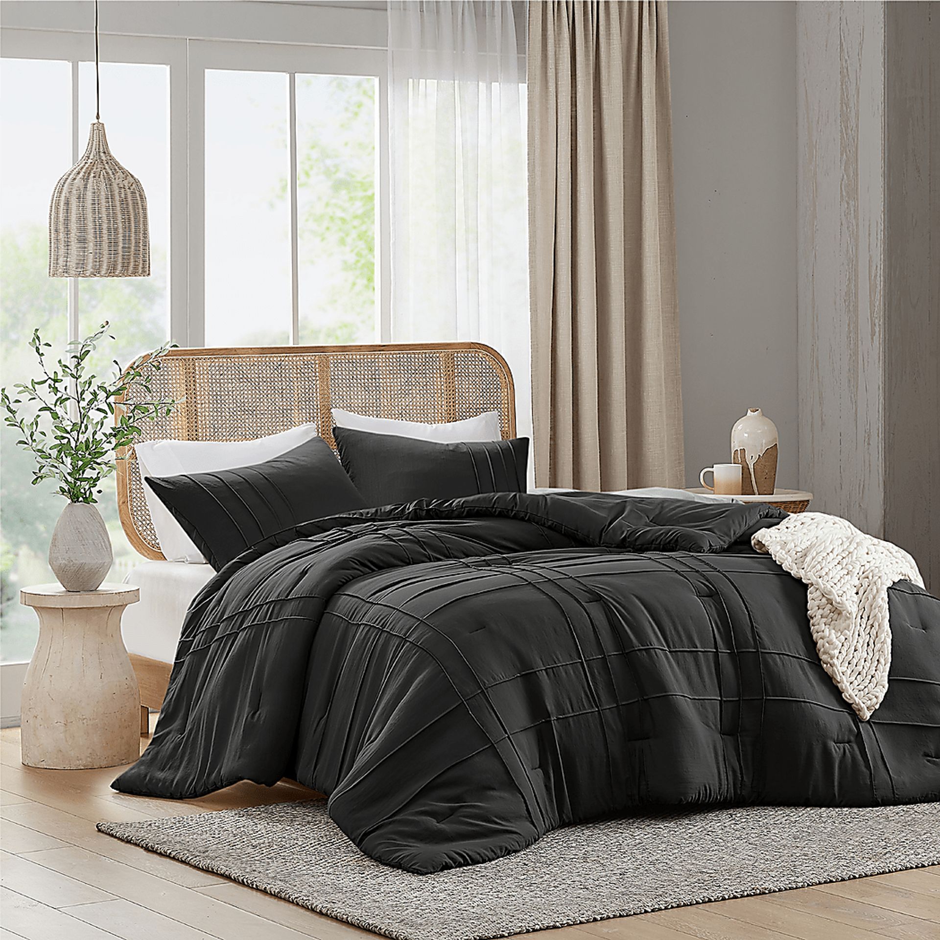 Hanleyea Black Queen 3 Pc Comforter Set - Image 4