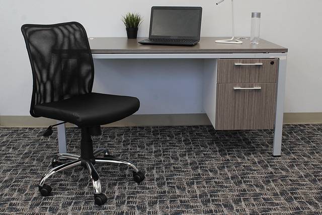 Hansen Rowe Black Desk Chair - Thumbnail - Image 2