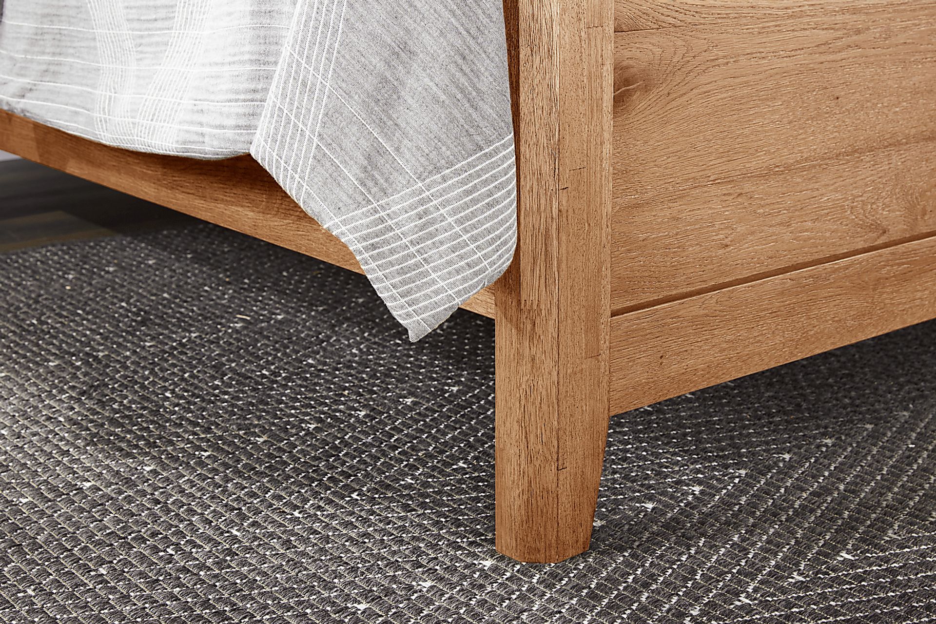 Hargrove Light Oak 5 Pc Queen Panel Bedroom - Image 5