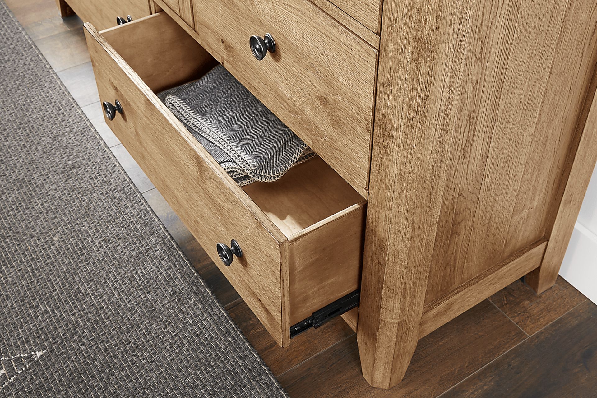 Hargrove Light Oak 7 Pc King Panel Bedroom - Image 8