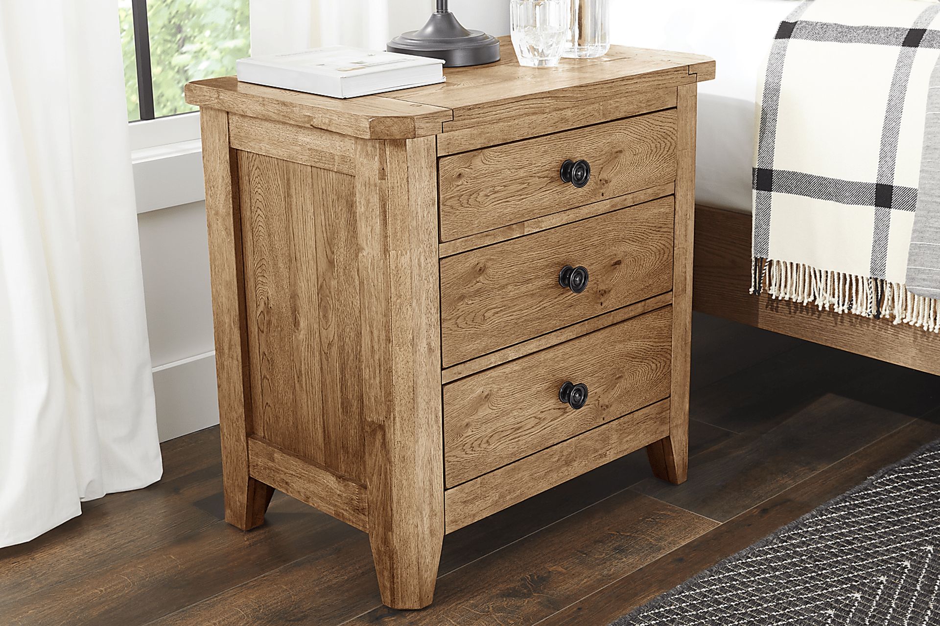 Hargrove Light Oak 5 Pc Queen Panel Bedroom - Image 9