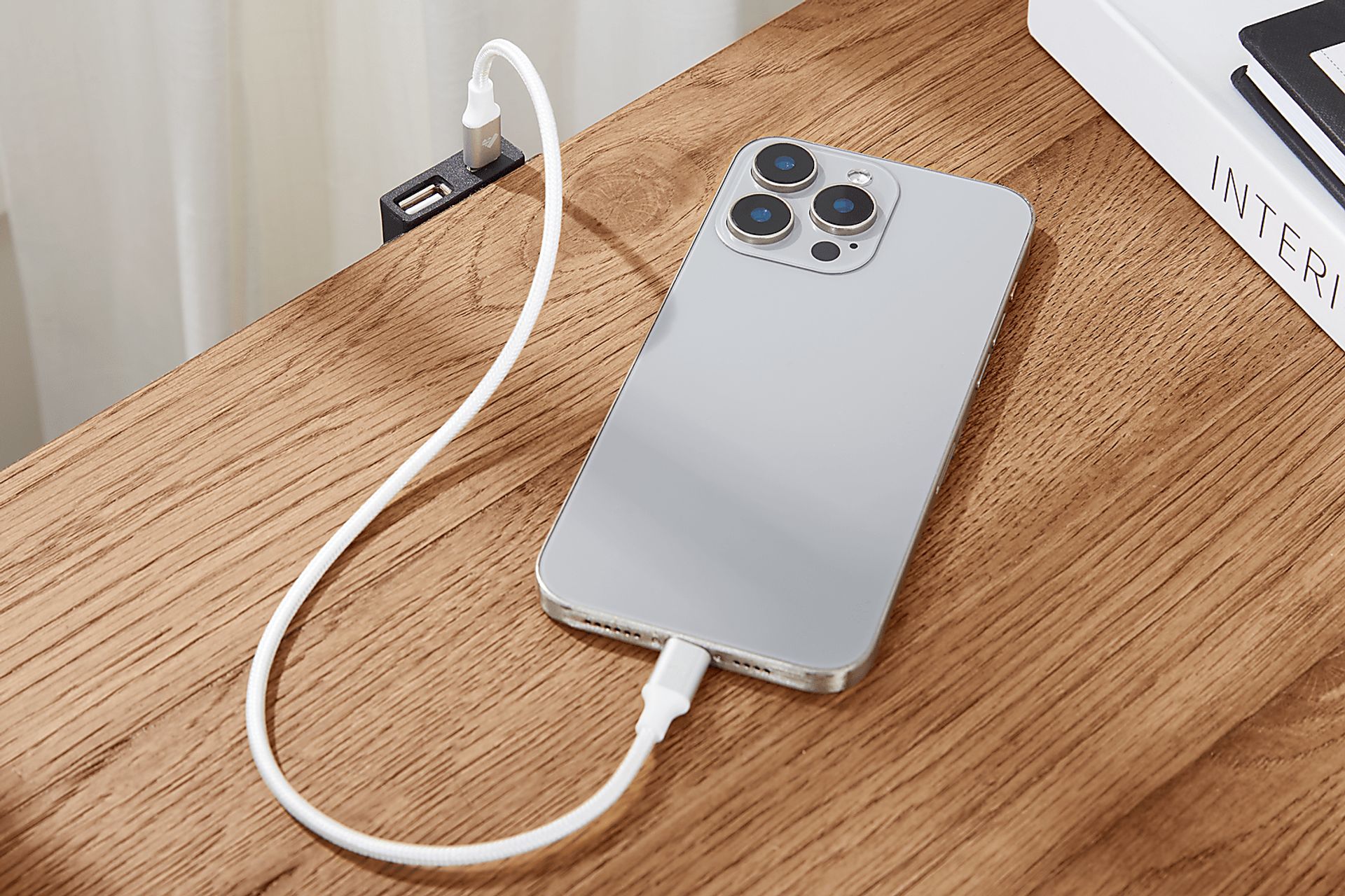 Hargrove Light Oak 5 Pc Queen Panel Bedroom - Image 11