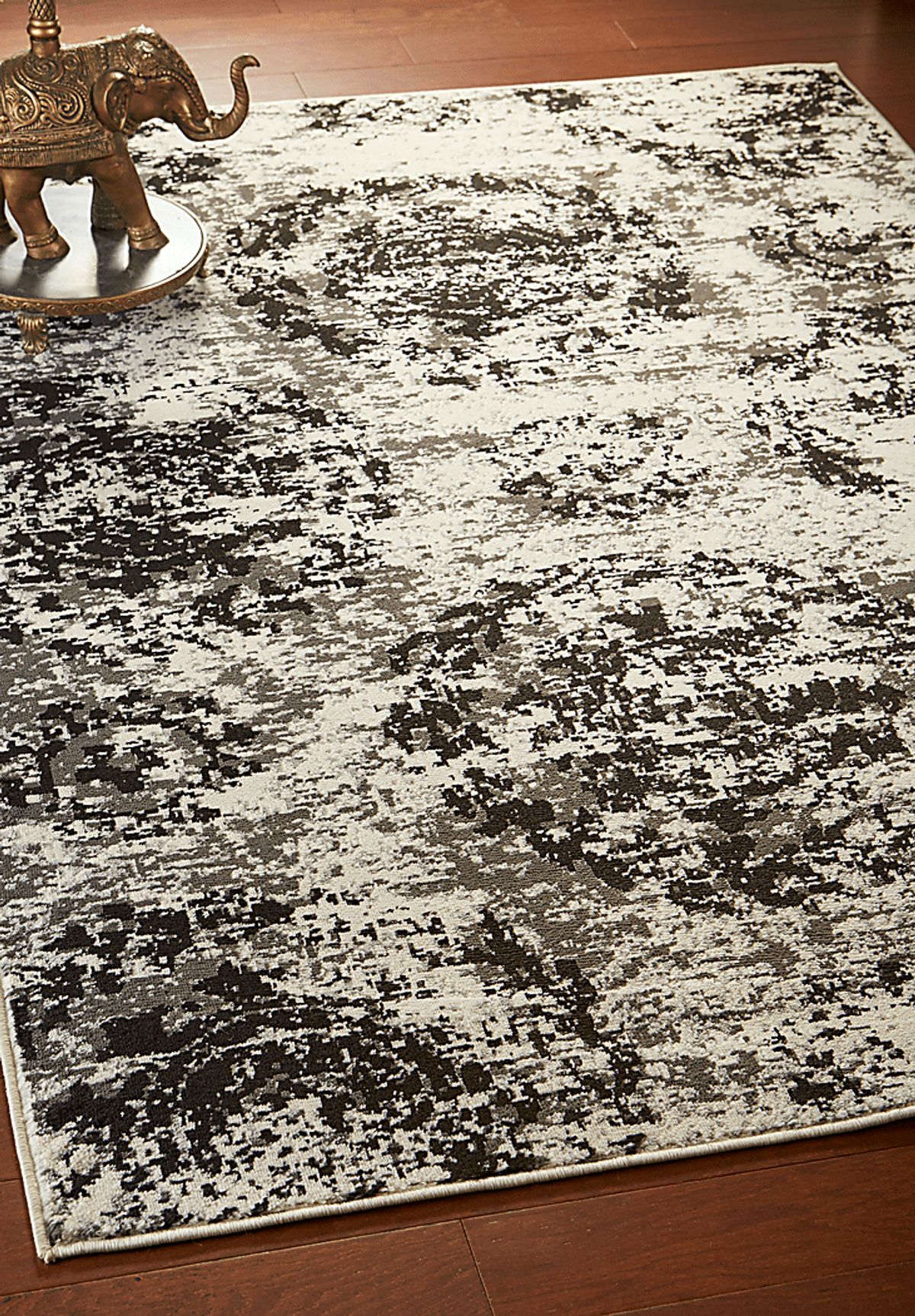 Harlowens Black Rug | Rooms to Go