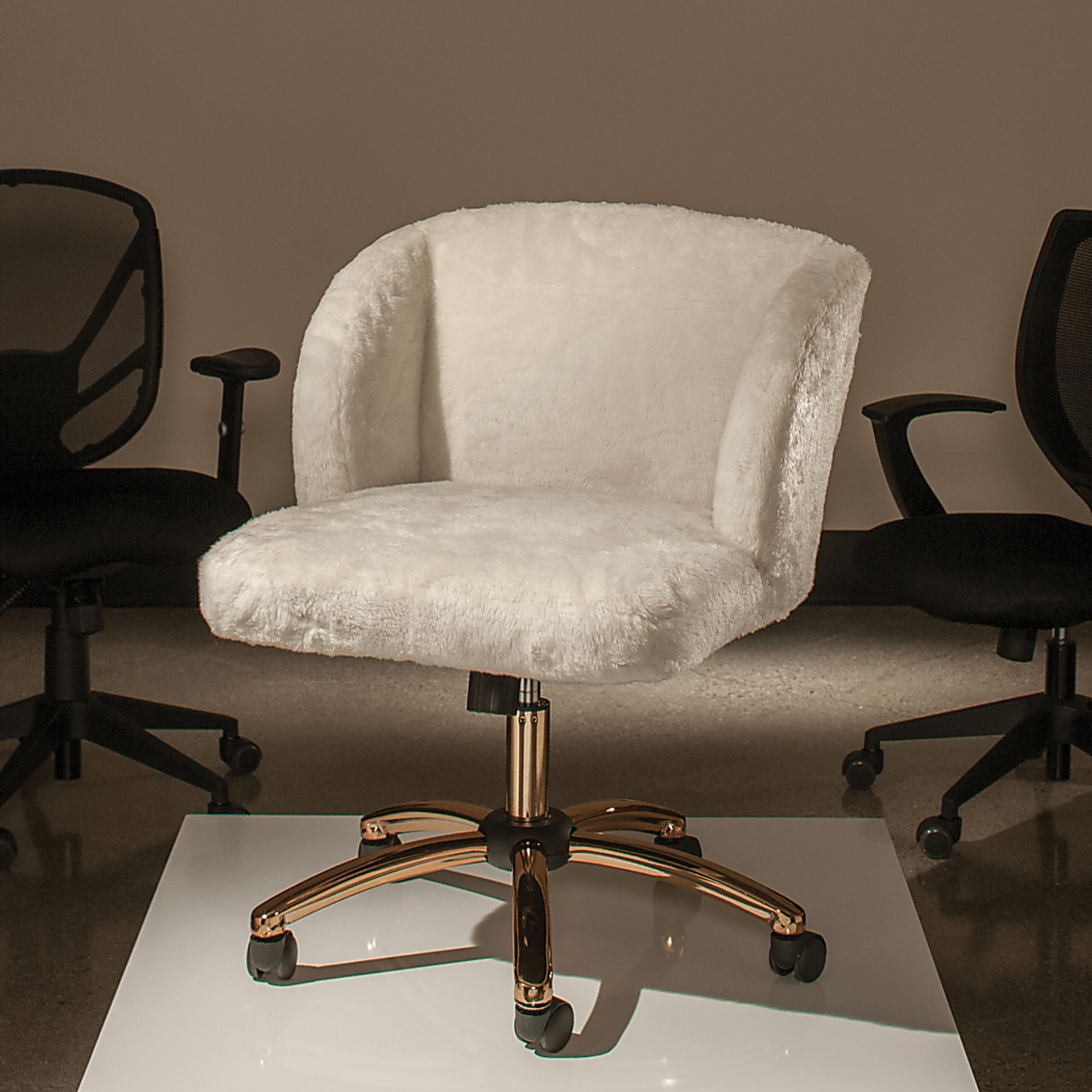 Harmeona Off-White Office Chair - Image 4