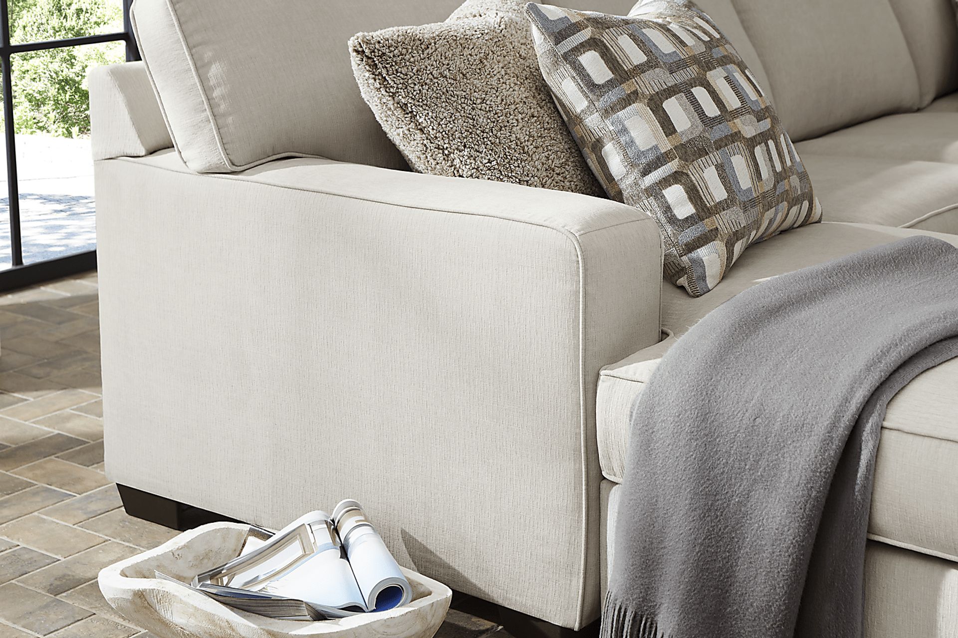 Haskins Beige 5 Pc Sectional Living Room - Image 3