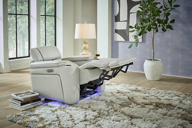 Haven Point Platinum Dual Power Recliner - Thumbnail - Image 4