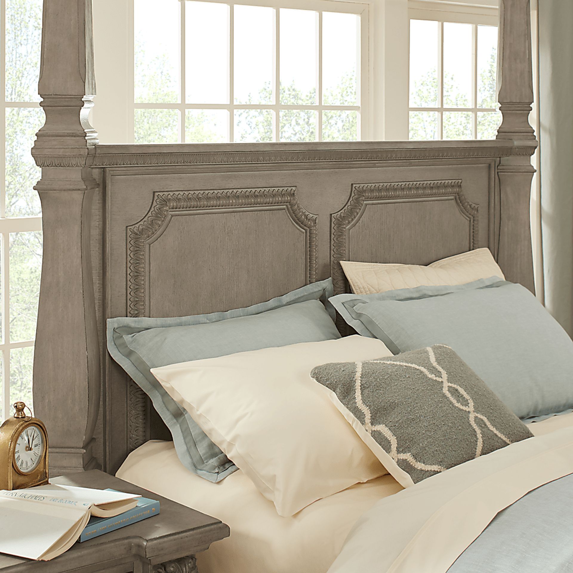 Havencrest Gray 6 Pc Queen Poster Bedroom - Image 3