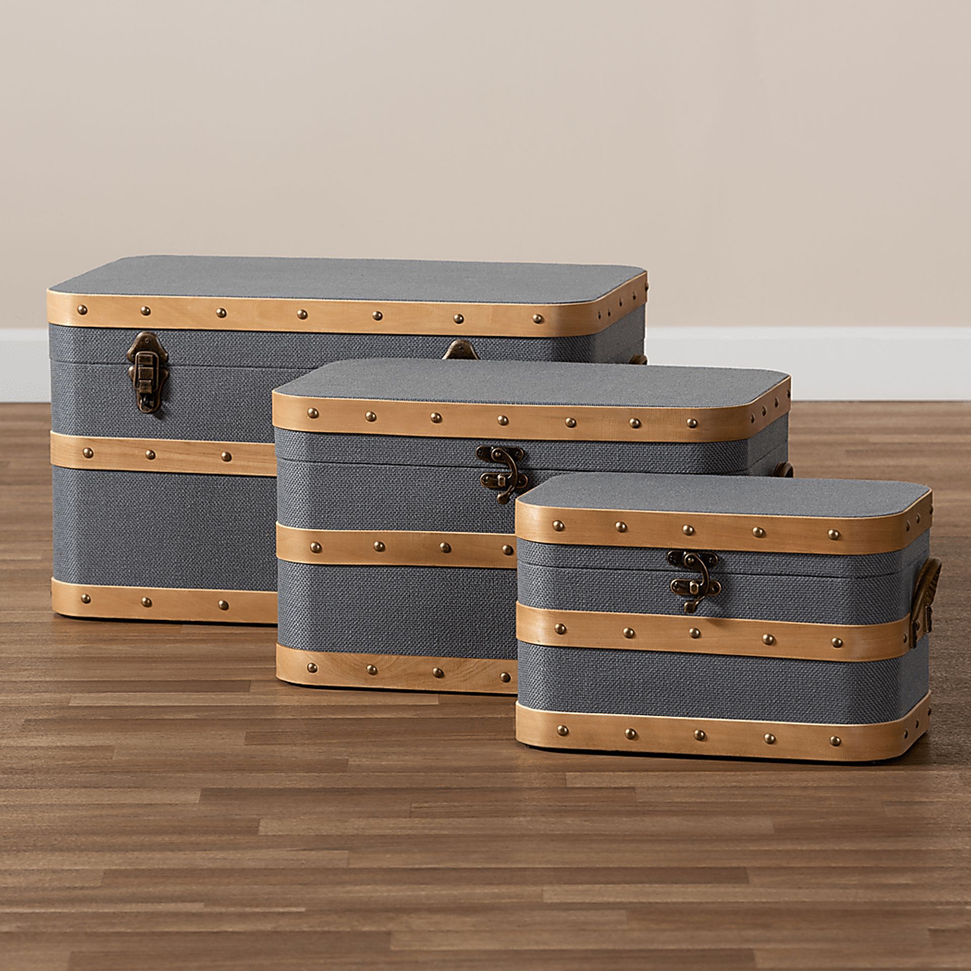 Hazeldell Gray 3 Pc Trunk Set - Image 7
