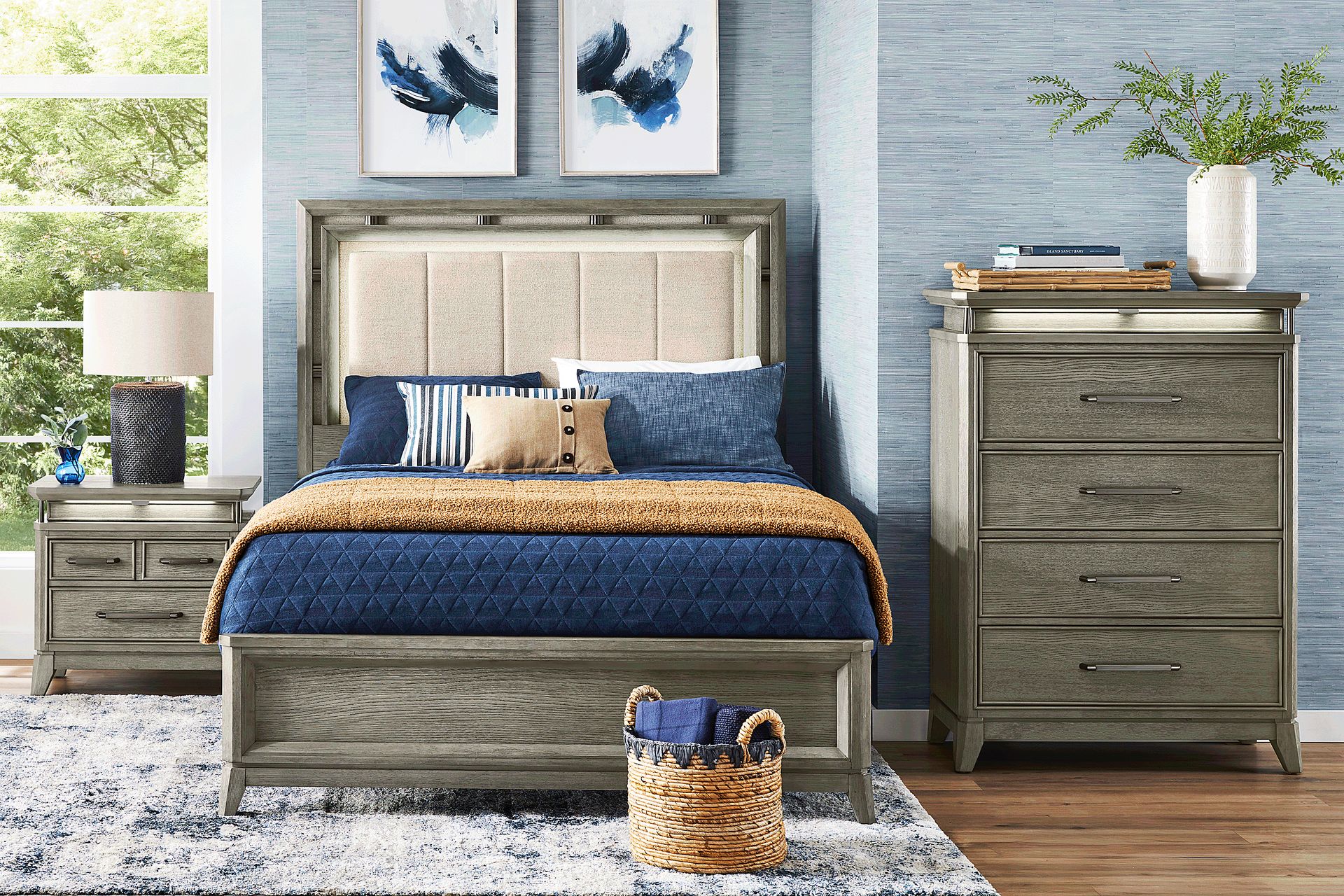 Heiress Gray 5 Pc Queen Upholstered Bedroom - Image 1