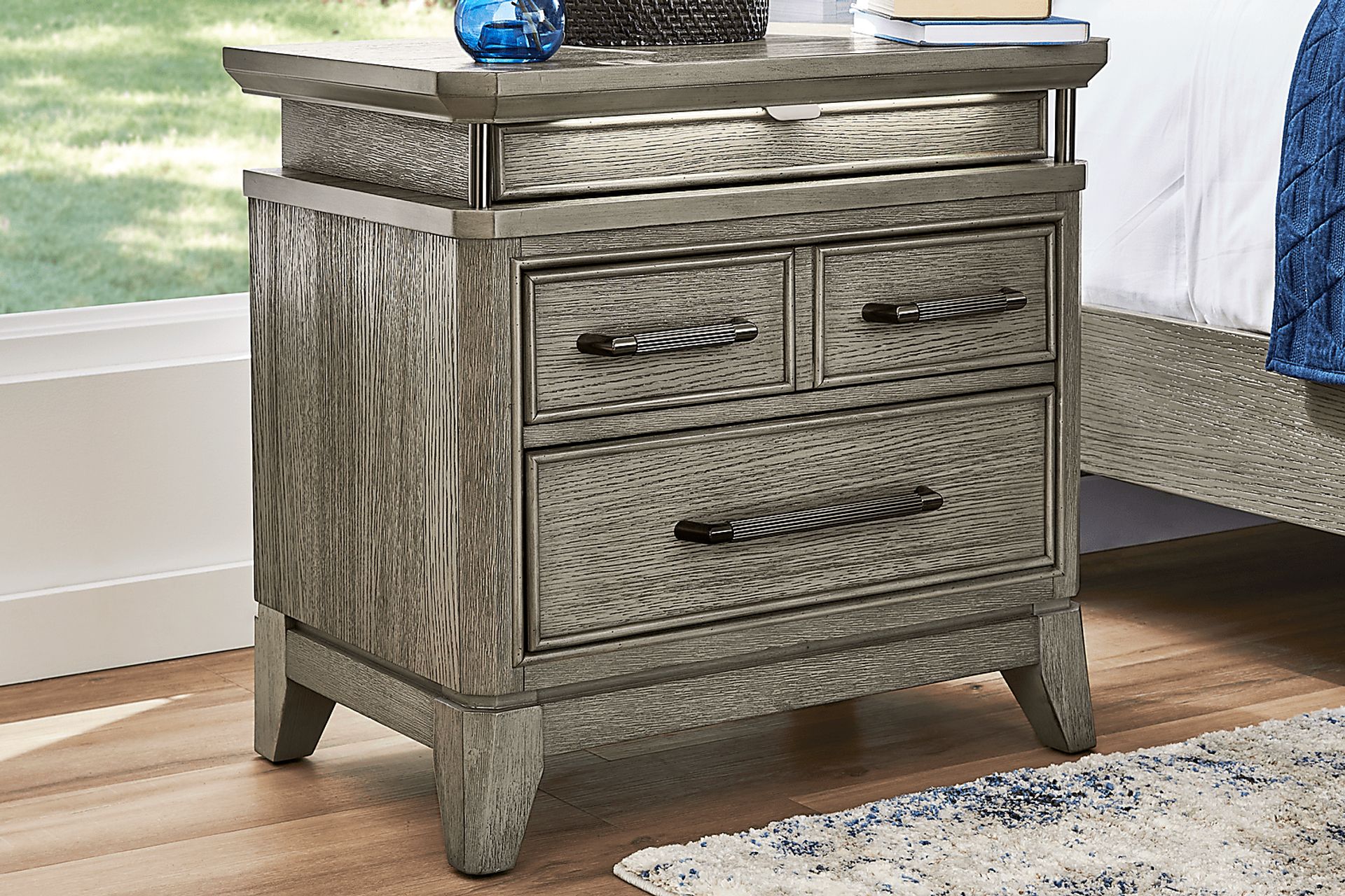 Heiress Gray 5 Pc Queen Upholstered Bedroom - Image 11