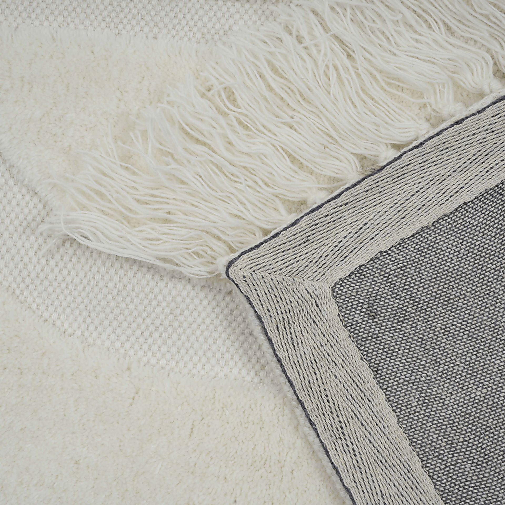 Hemdale White 8' x 10' Rug - Image 4