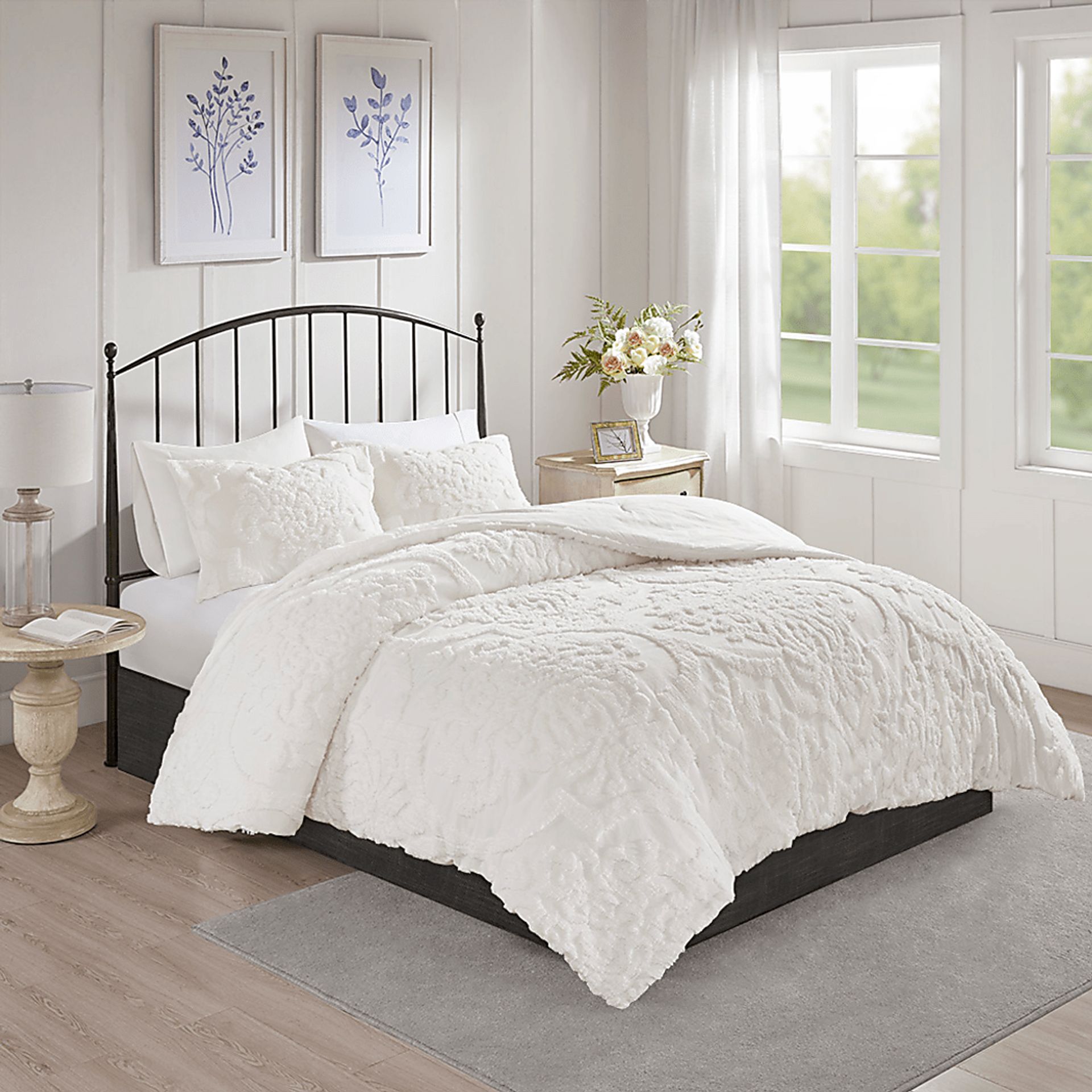 Hendee White 3 Pc King/California King Comforter Set - Image 1