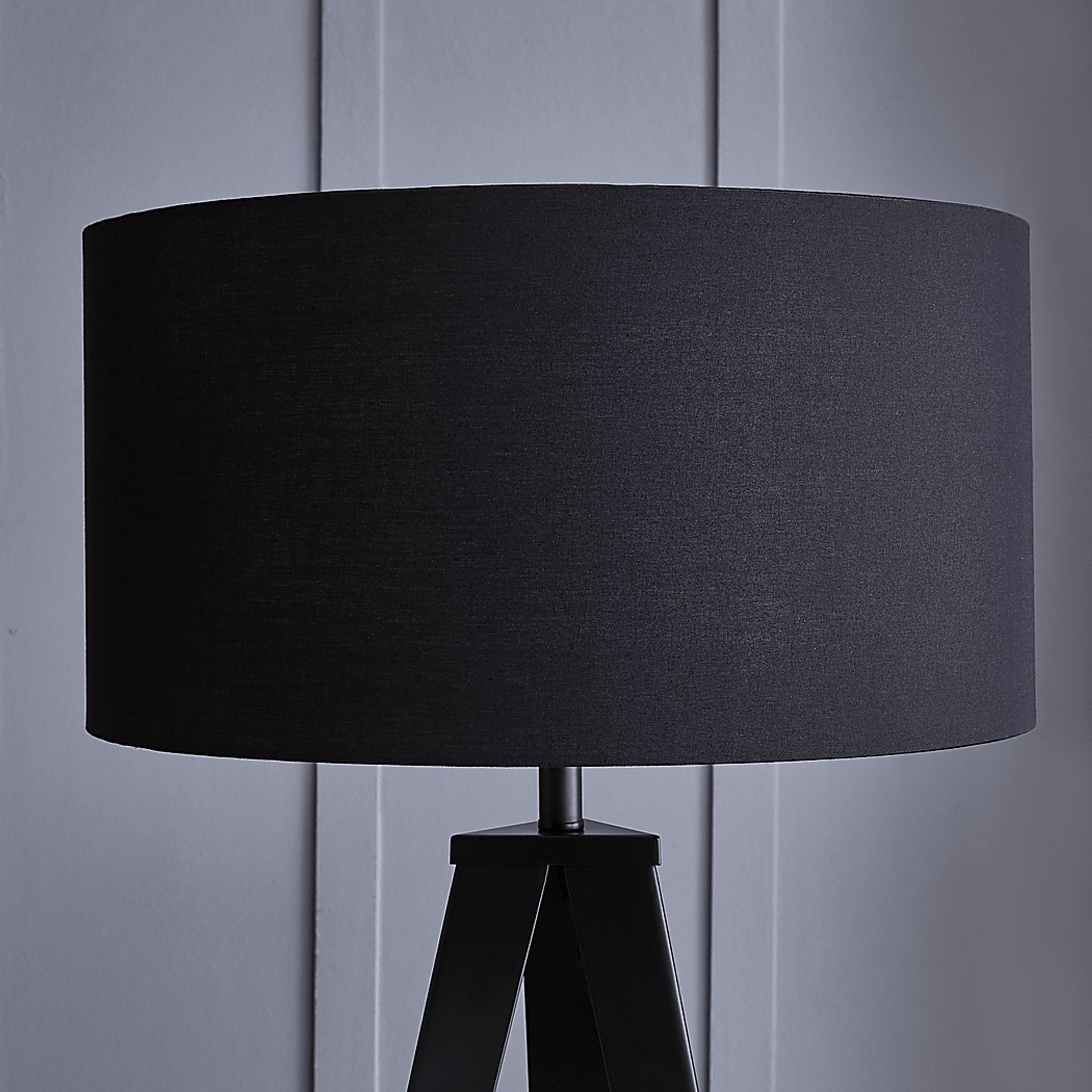 Hergett Black Floor Lamp - Image 2