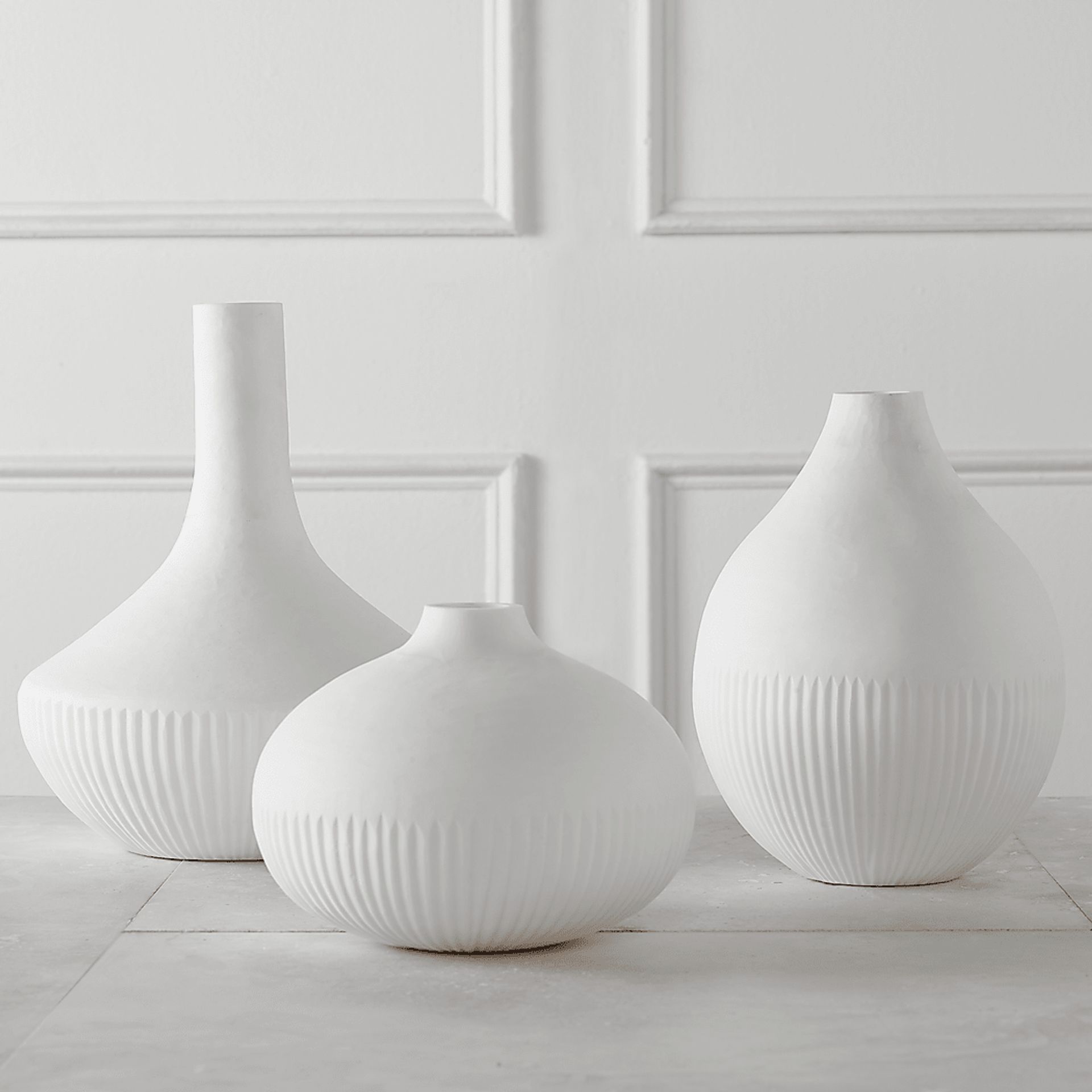 Herla White Vase, Set of 3 - Image 4