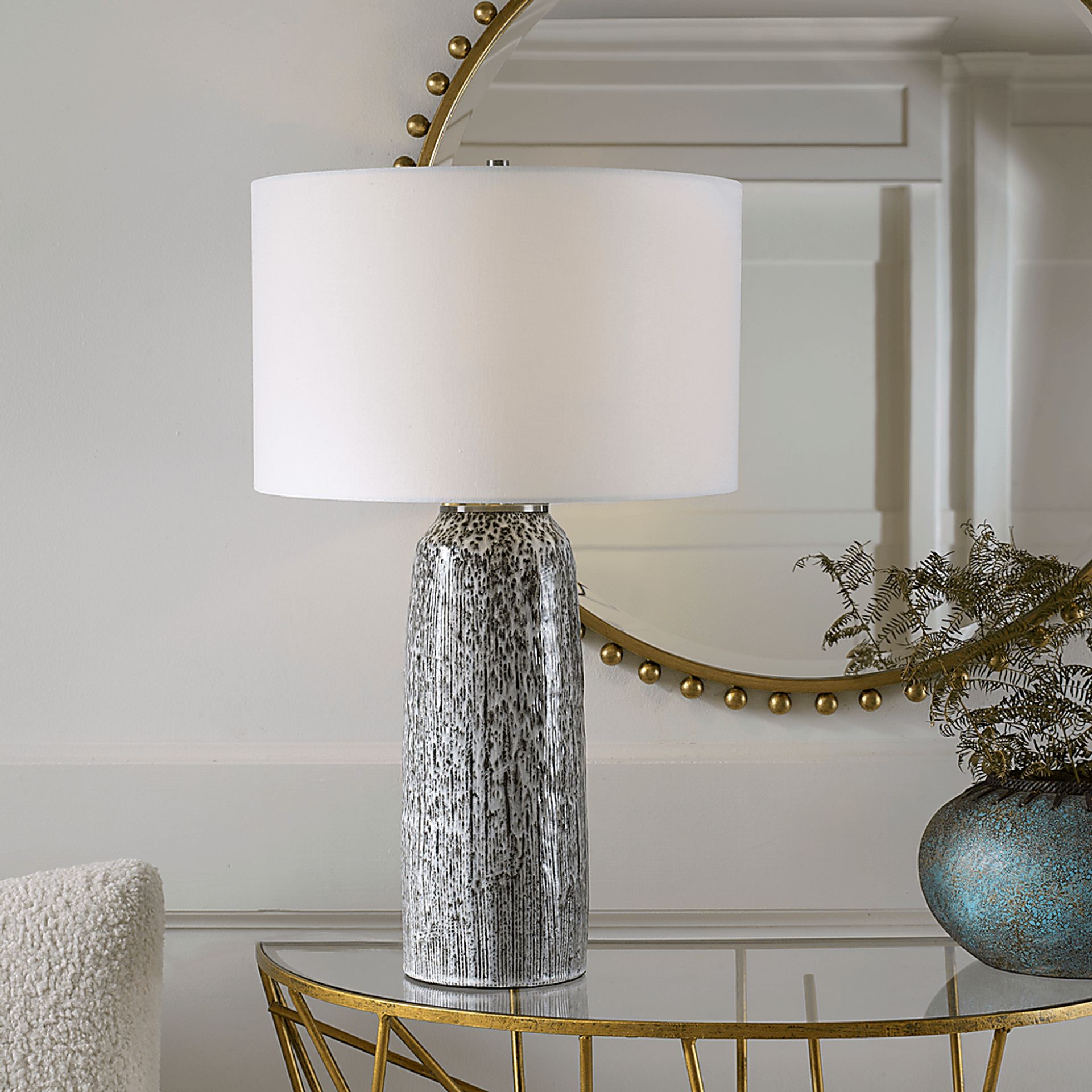 Hiawatha Isle Gray Lamp - Image 3