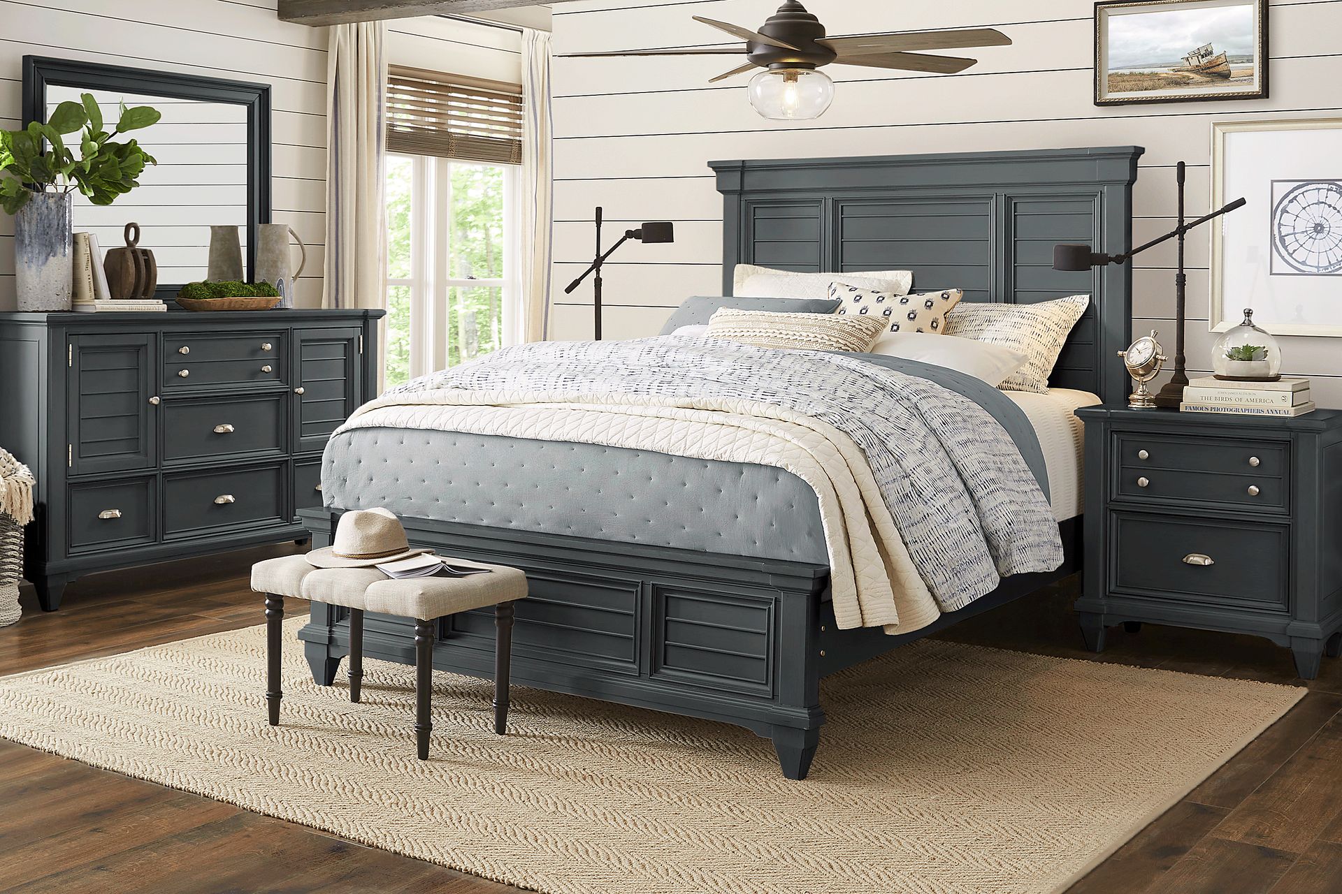 Hilton Head 7 Pc Graphite Black Queen Bedroom Set With Door